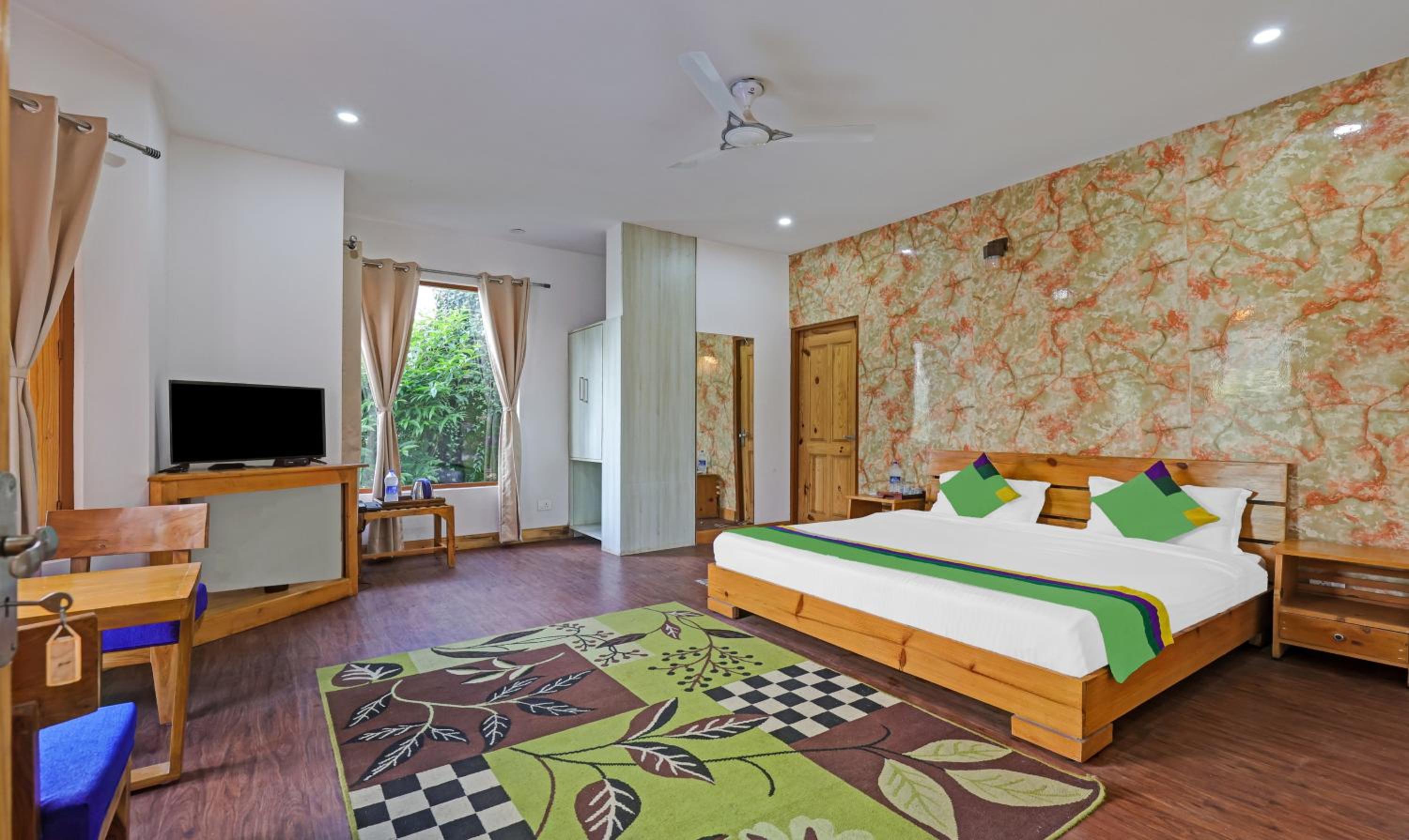 Deluxe Room - Photo 1