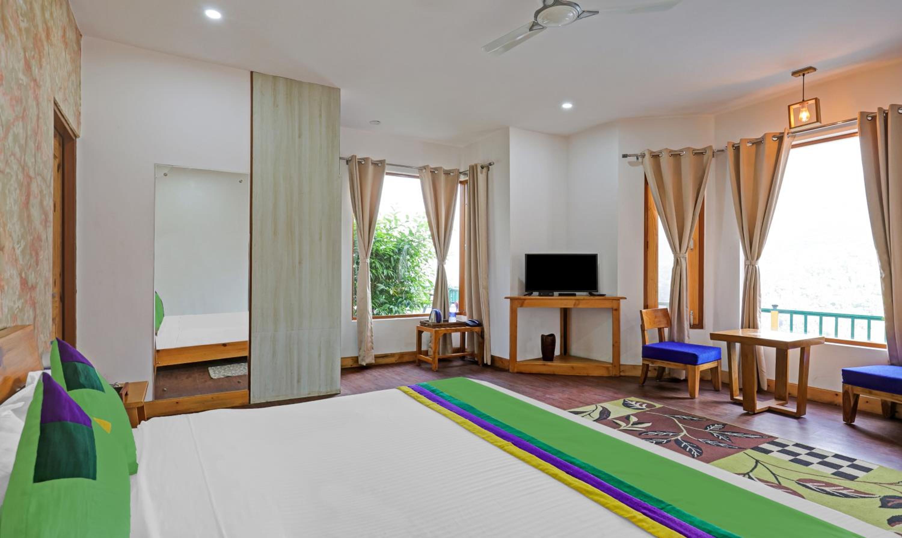 Deluxe Room - Photo 2