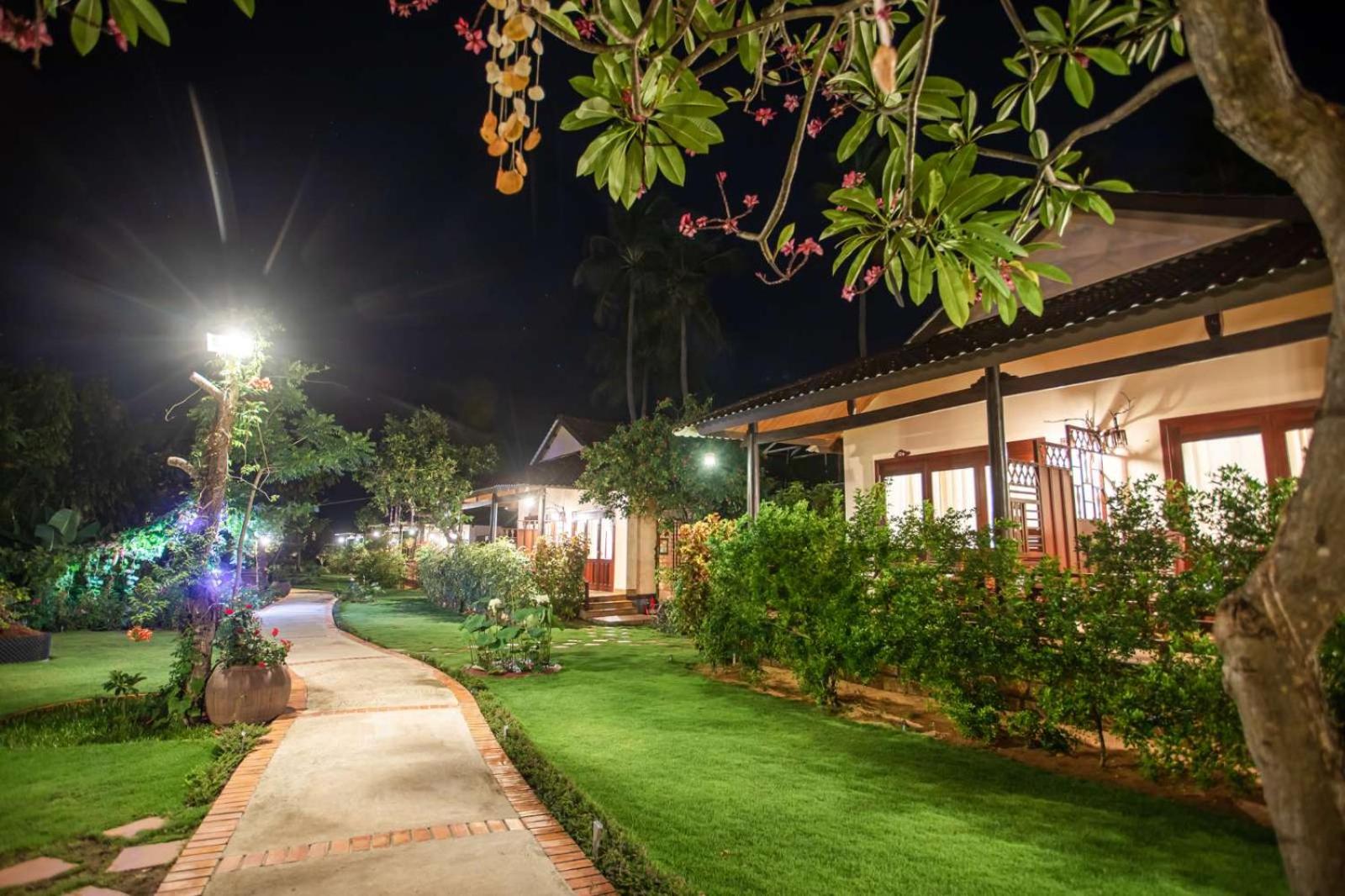 Bungalow Double with Garden View photo 2