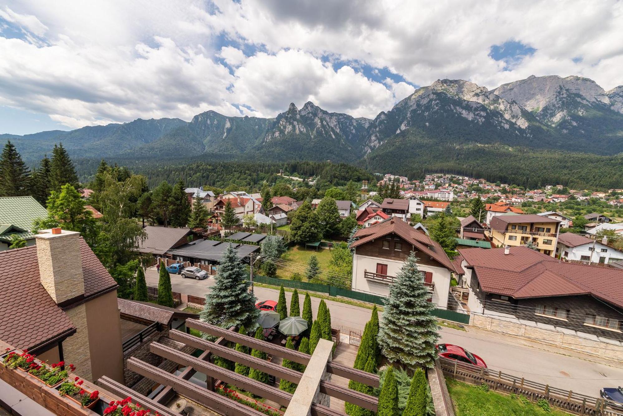 Double Room with Mountain View - Photo 21