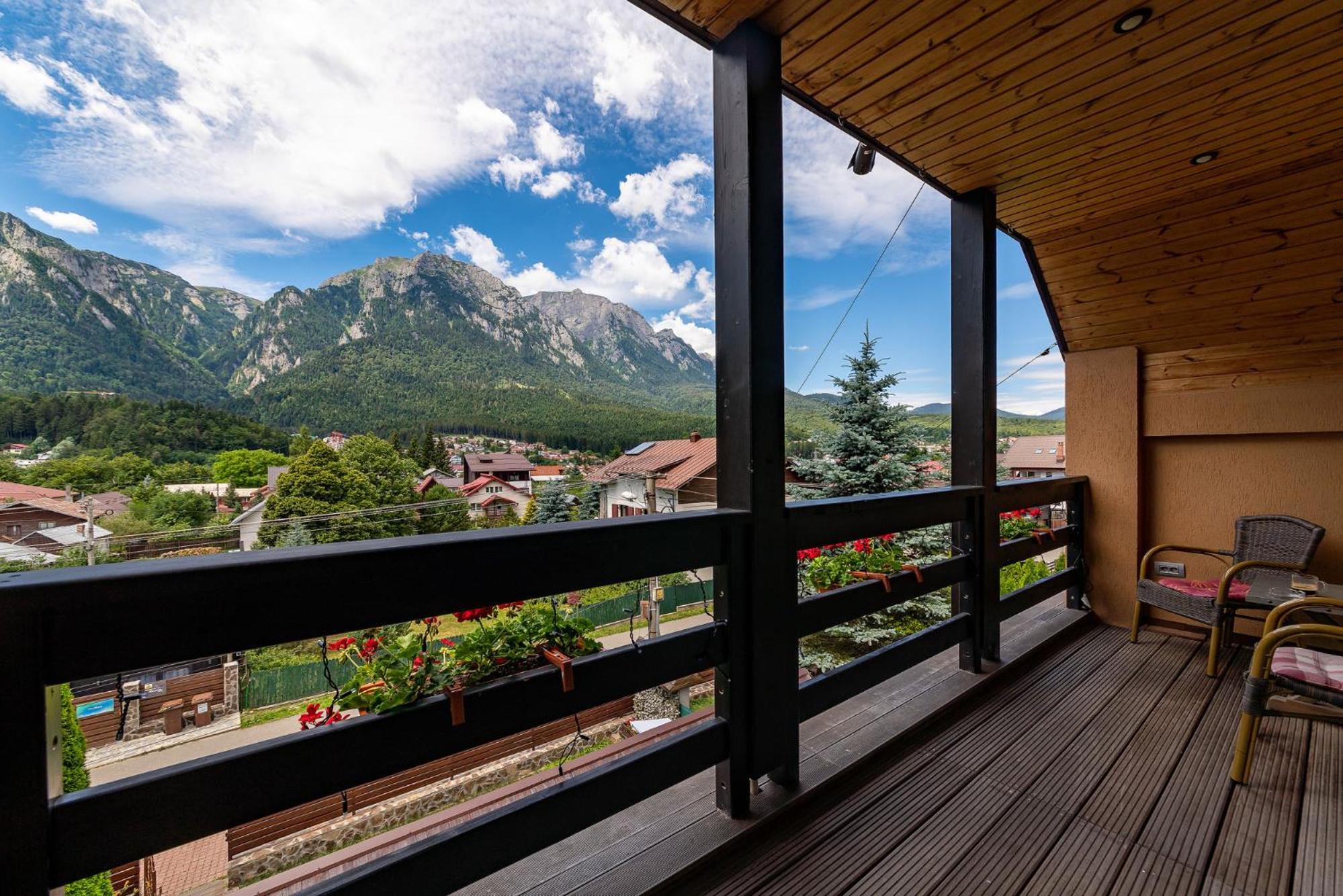 Freya Room with Mountain View - Photo 10