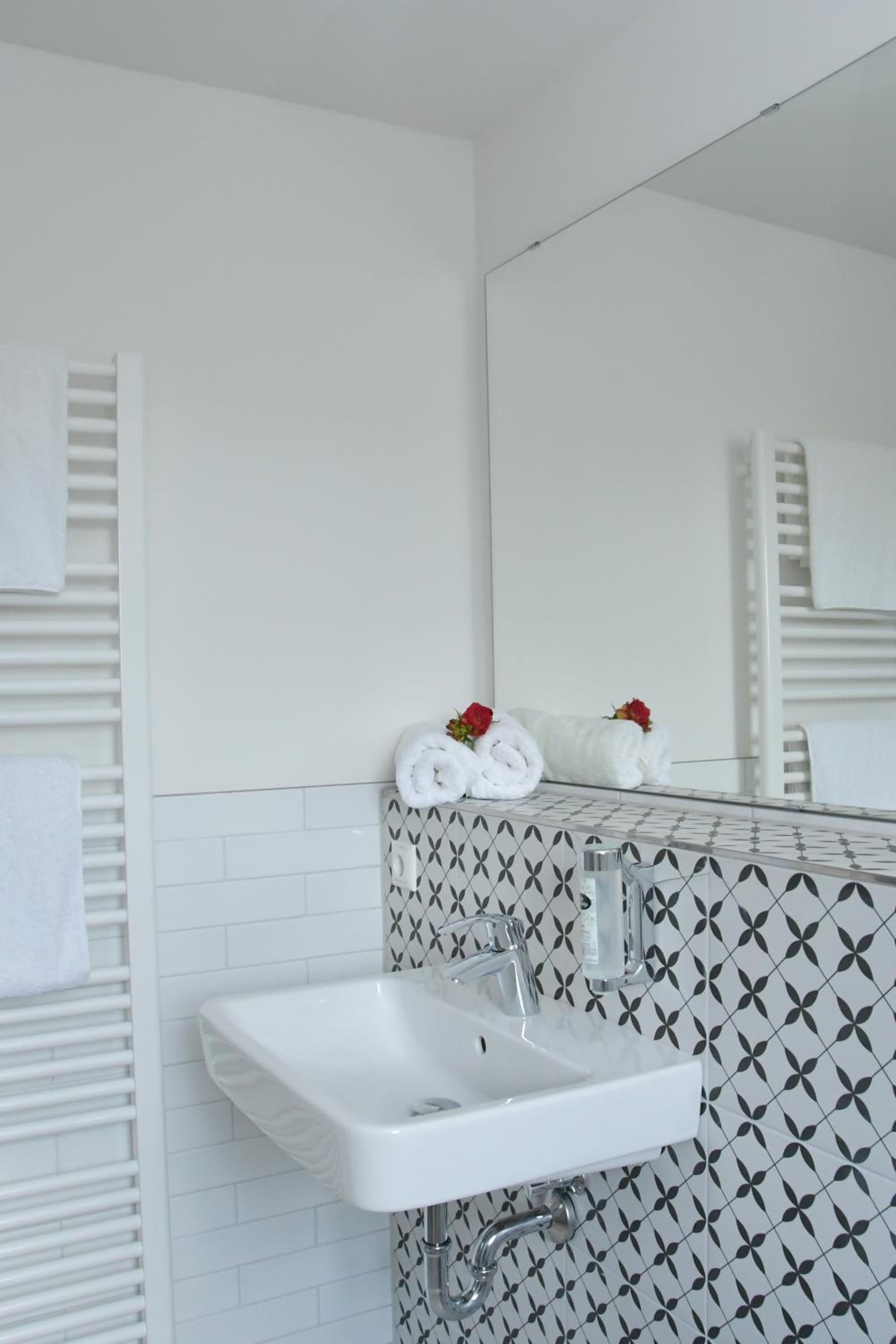 Double or Twin Room photo 3