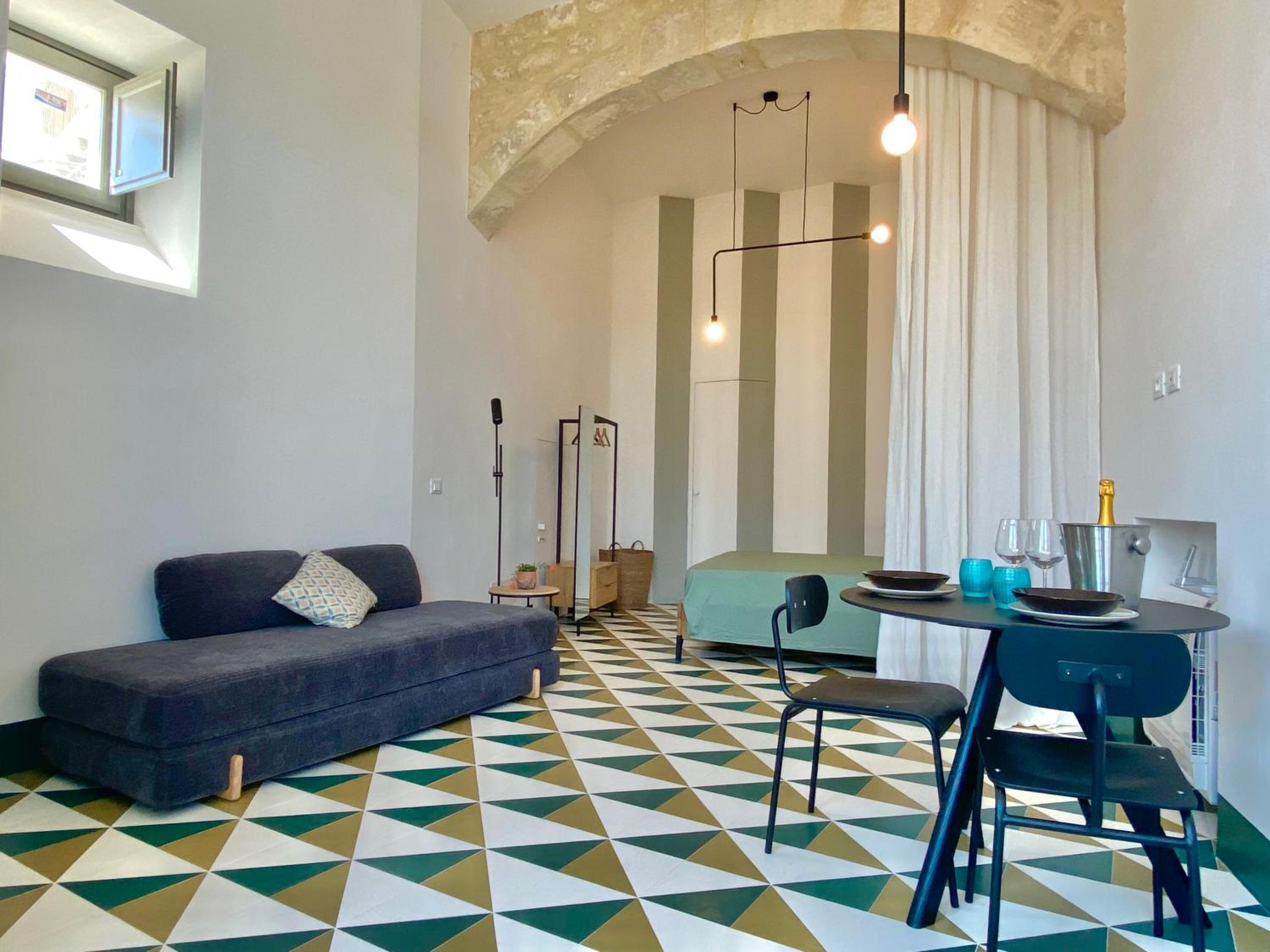 Studio Apartment