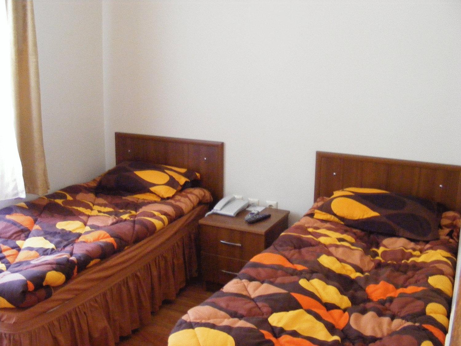 Economy Twin Room photo 3