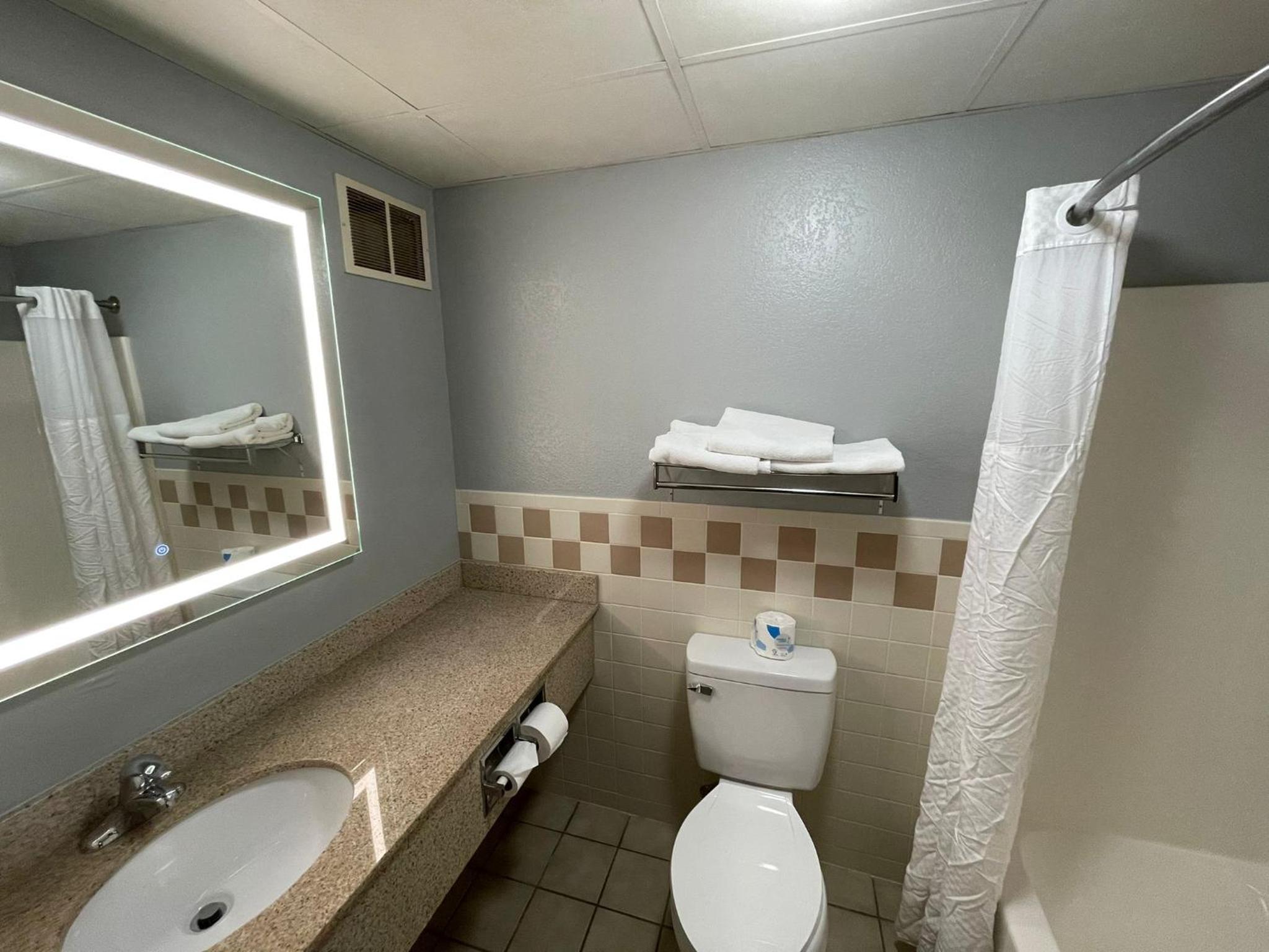 Premier King Room - Non-Smoking photo 2