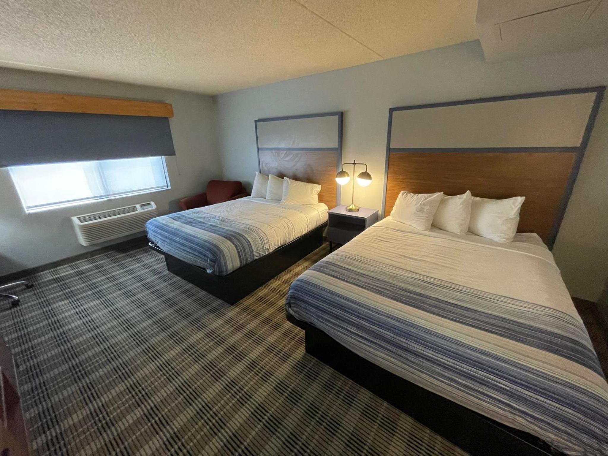 Queen Room with Two Queen Beds and Roll-In Shower - Mobility Accessible/Pet-Friendly/Non-Smoking photo 3
