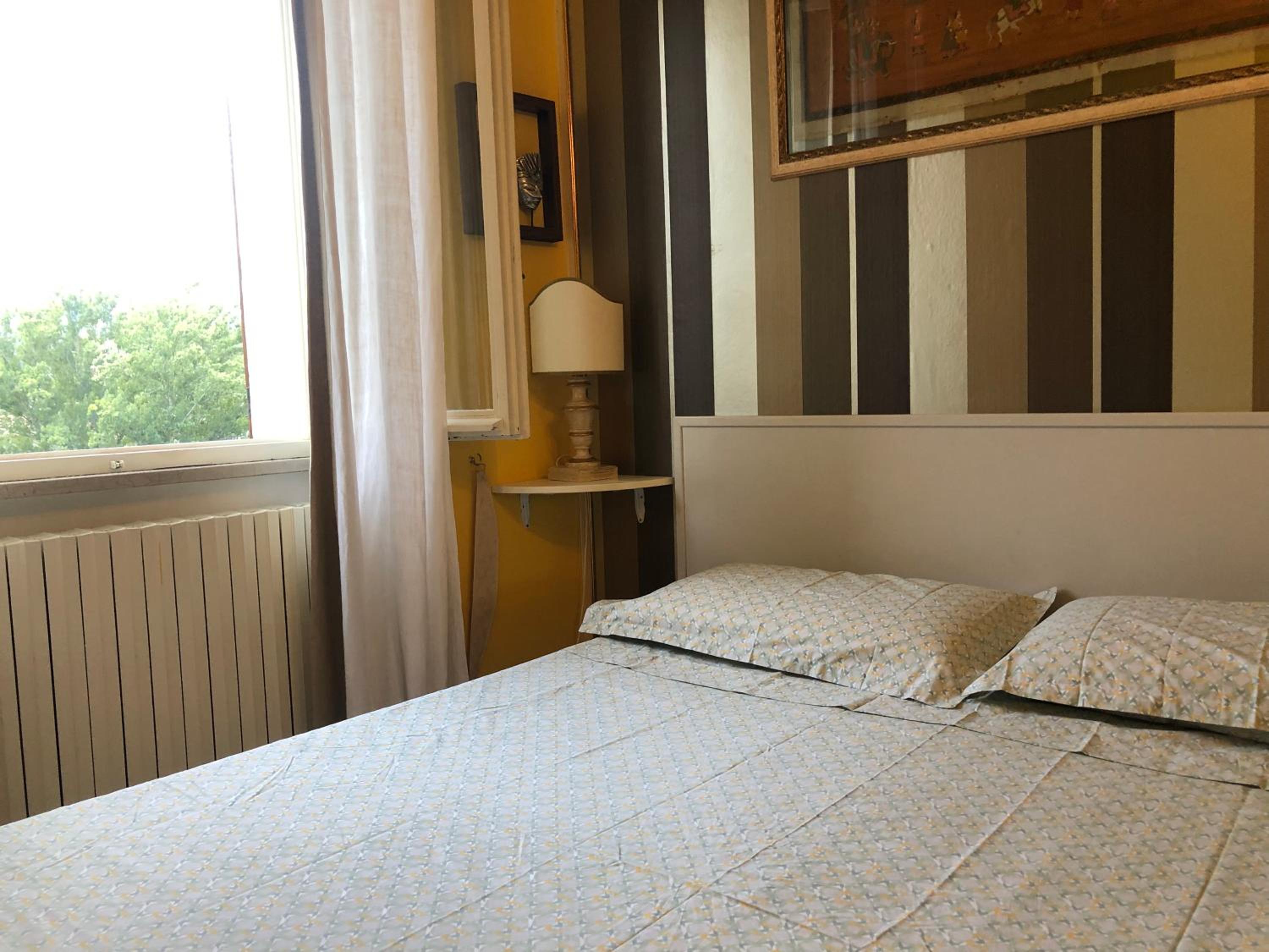 Double Room with Private Bathroom - Photo 27