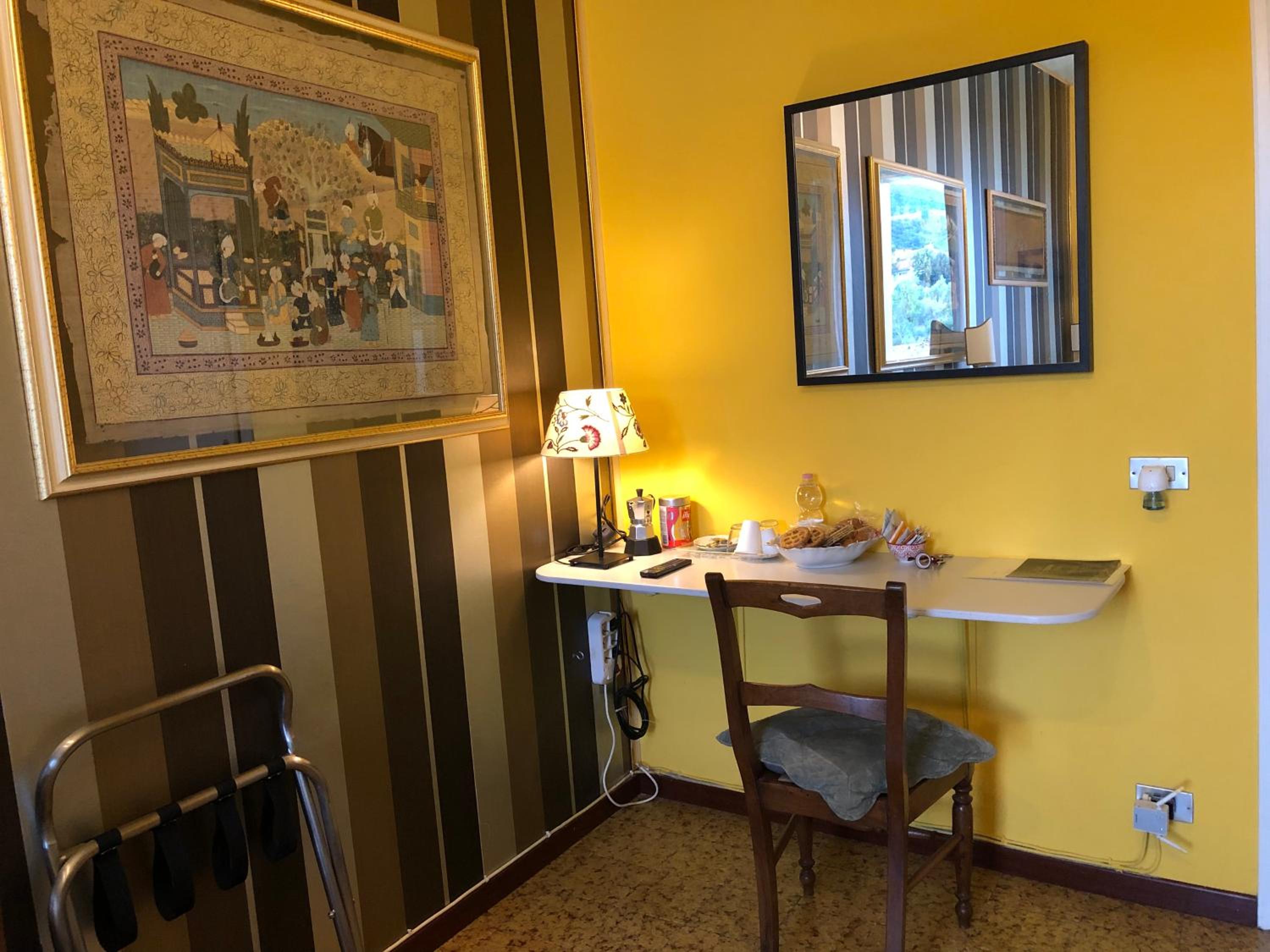 Double Room with Private Bathroom - Photo 23
