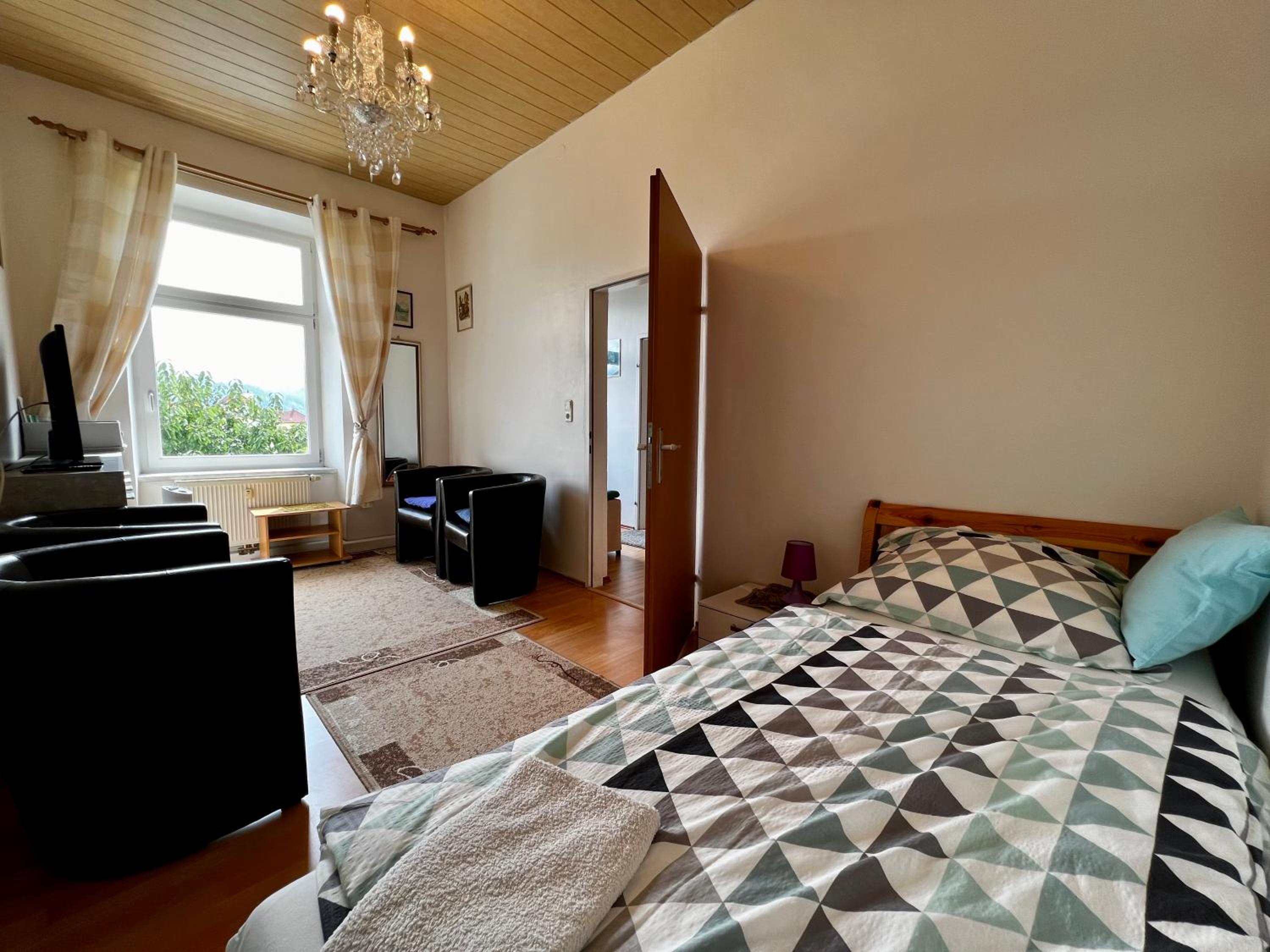 One-Bedroom Apartment - Photo 1