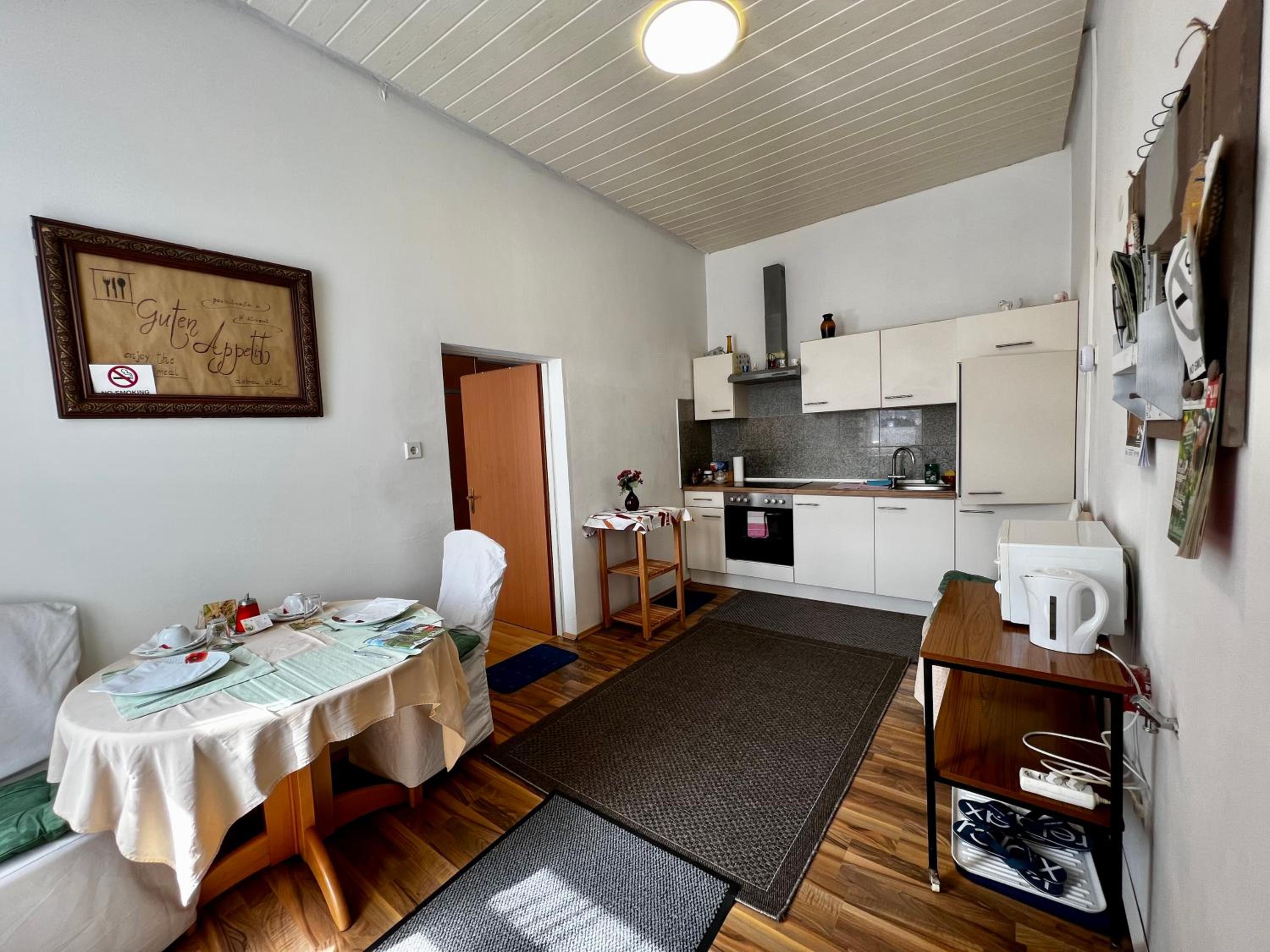 One-Bedroom Apartment - Photo 7