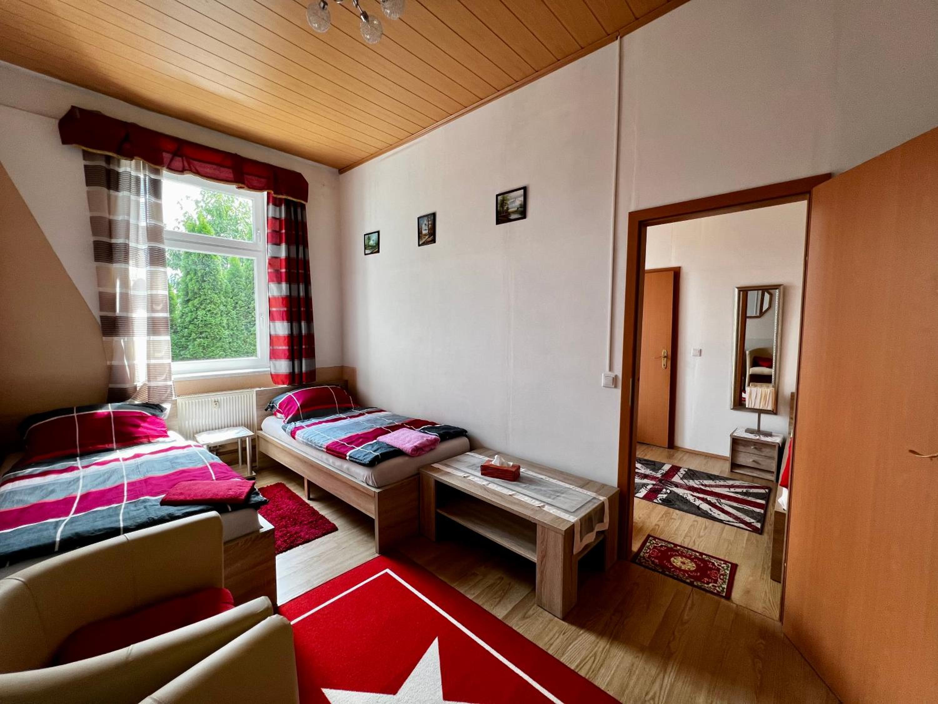 One-Bedroom Apartment - Photo 12