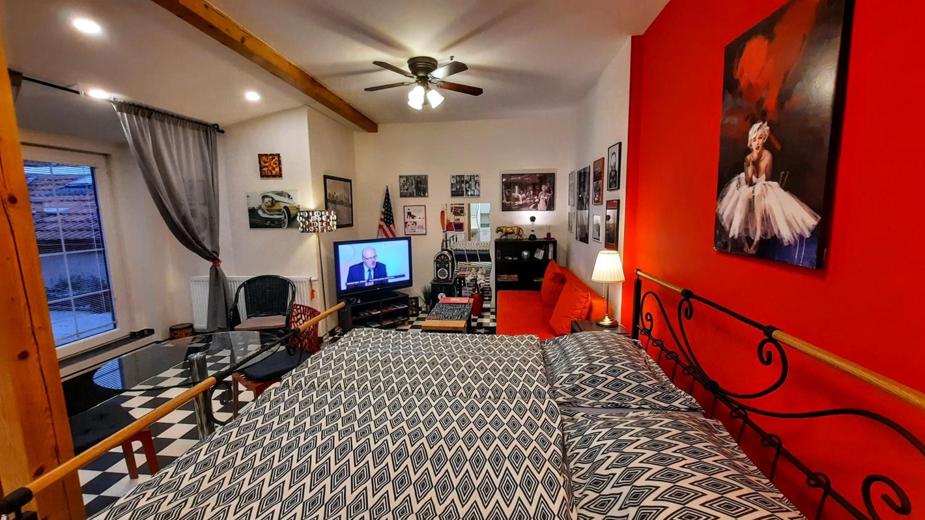 Studio Apartment photo 1
