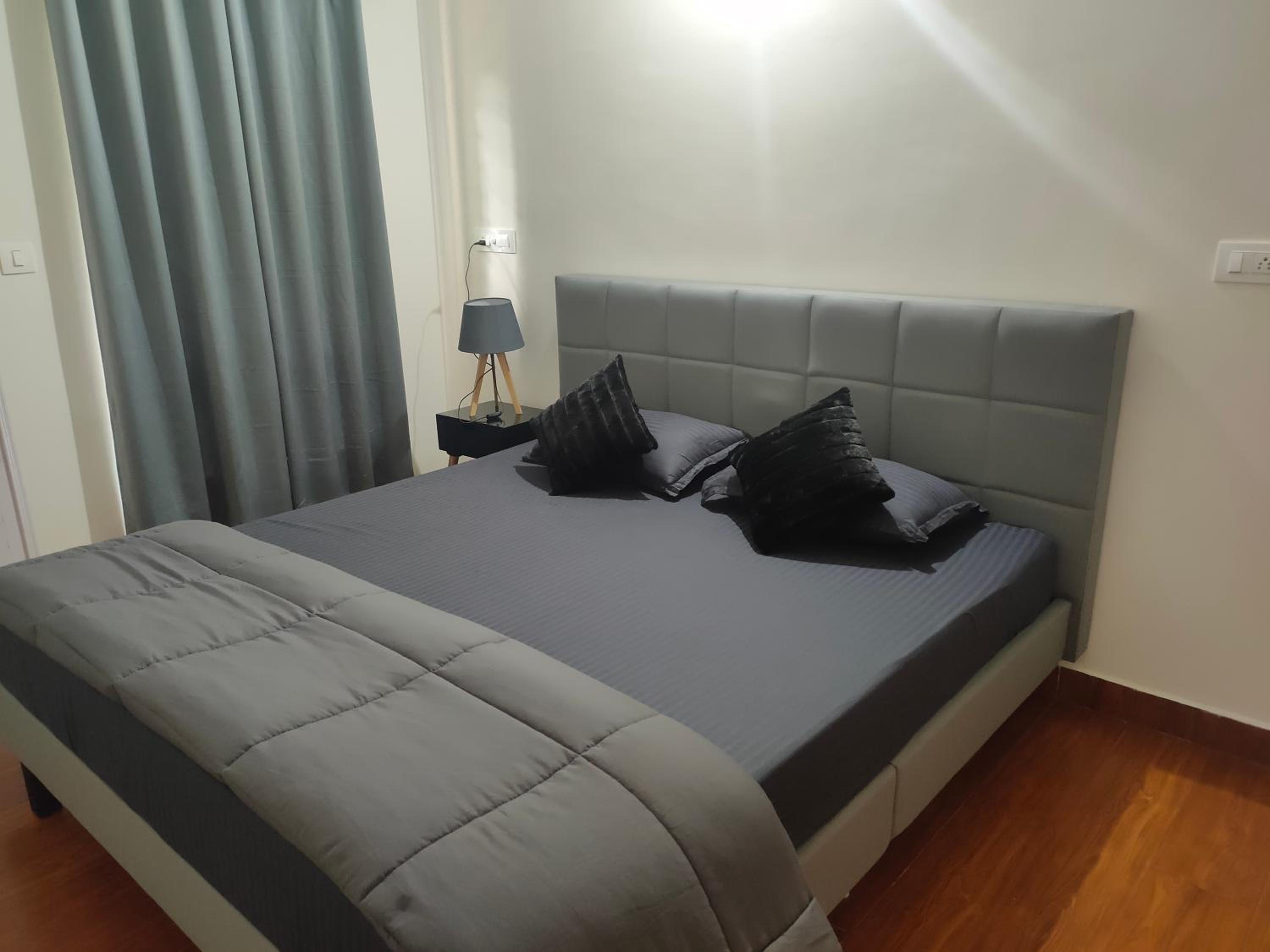 Deluxe King Room - Photo 4