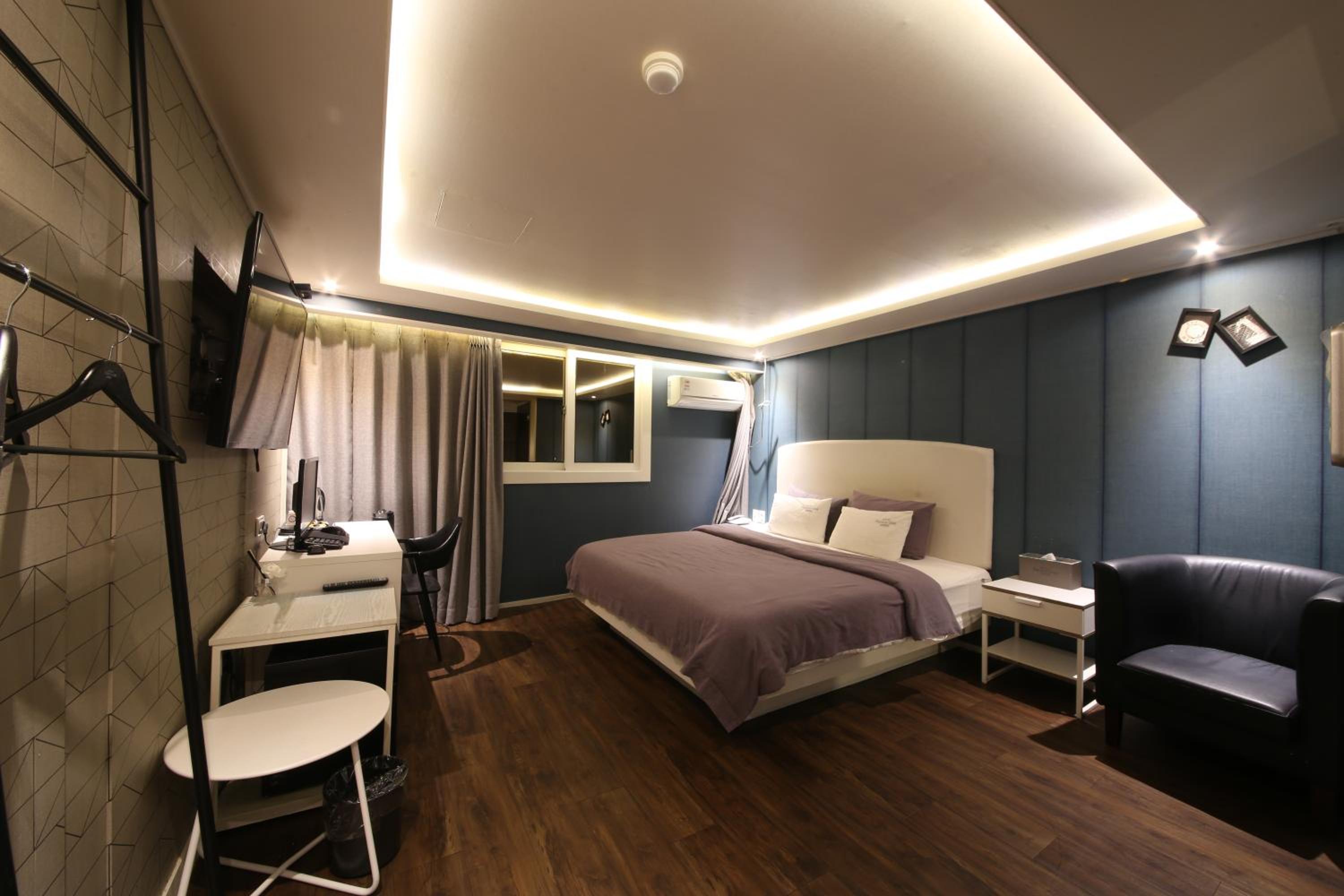 Standard Double Room - Photo 2