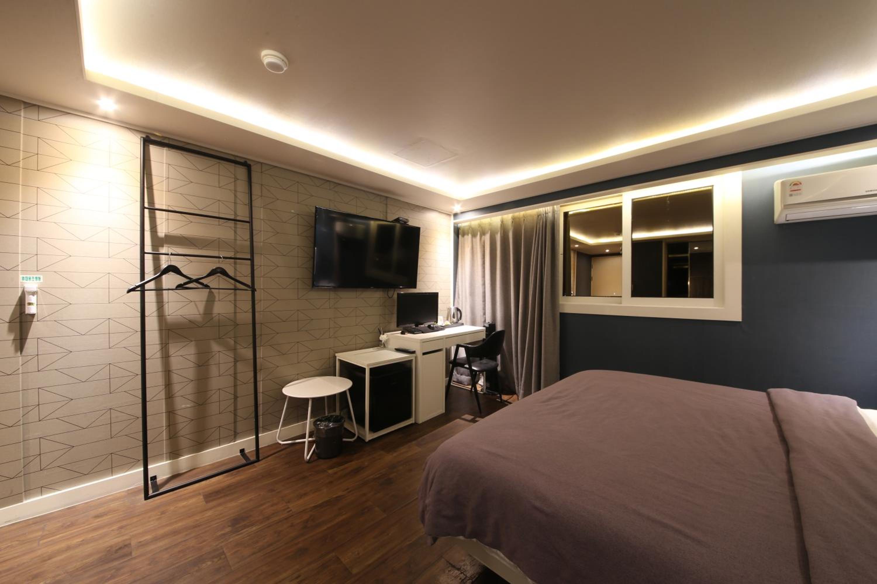 Standard Double Room - Photo 5