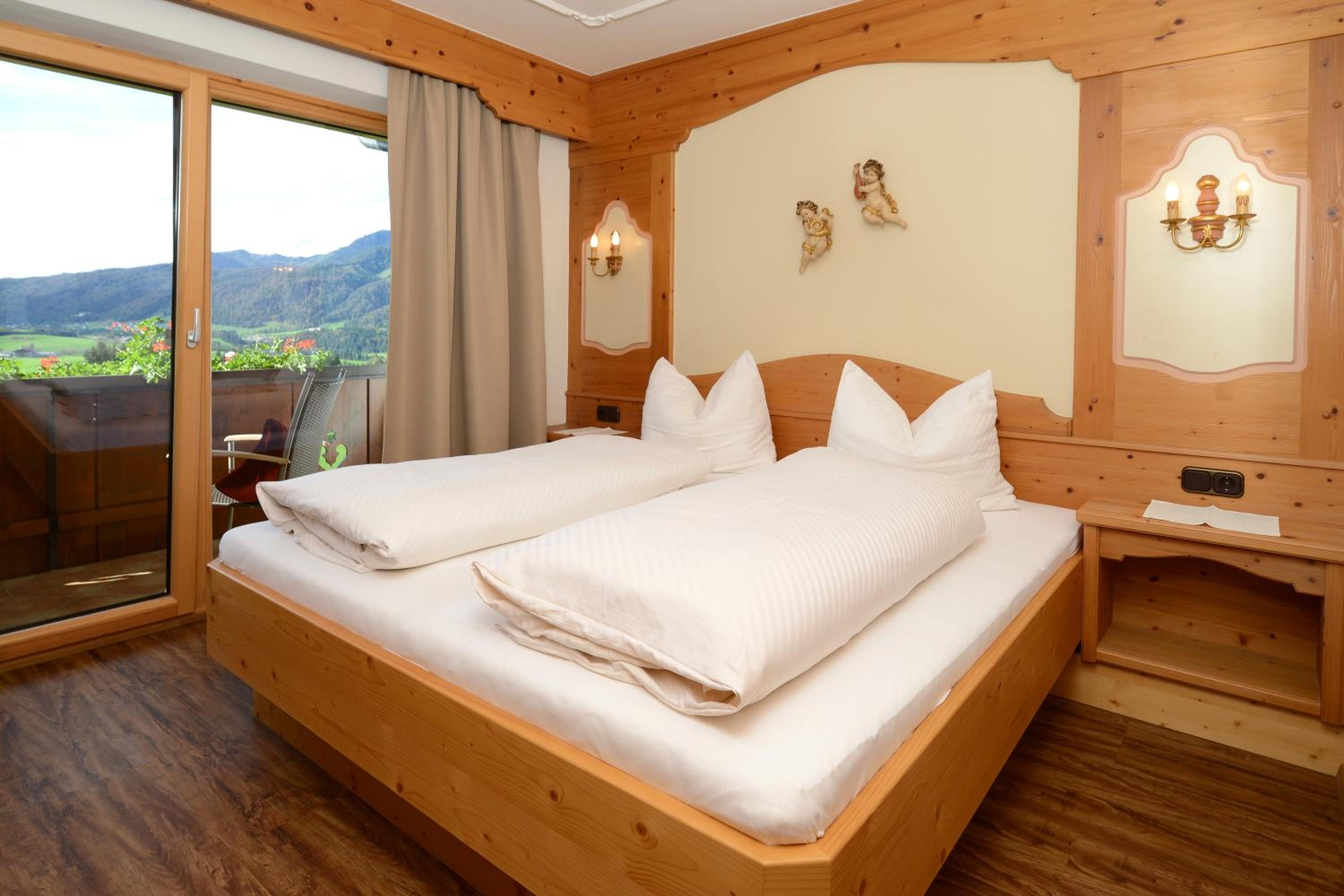 Comfort Apartment with Mountain View  photo 3