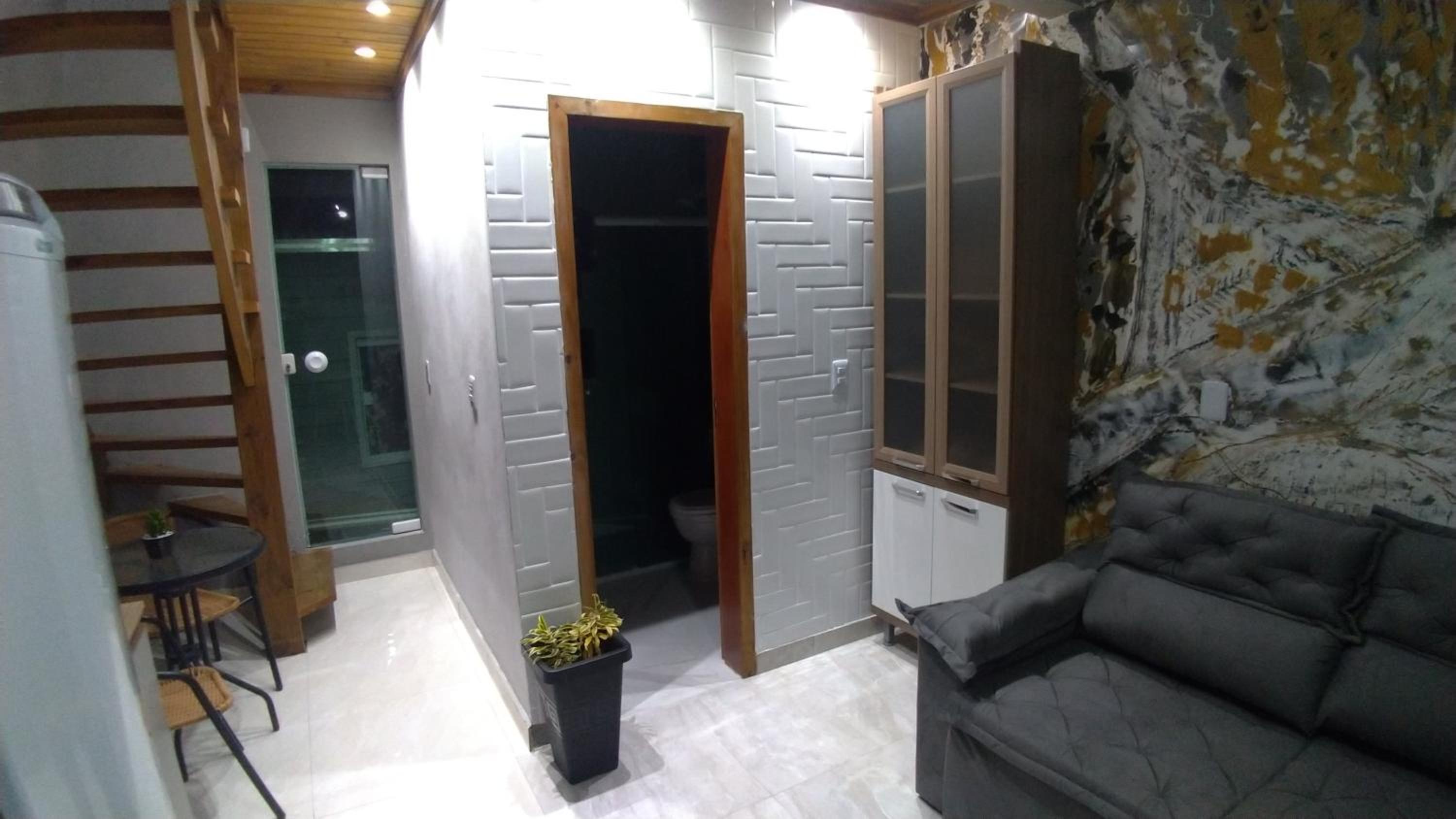Apartment - Split Level - Photo 21