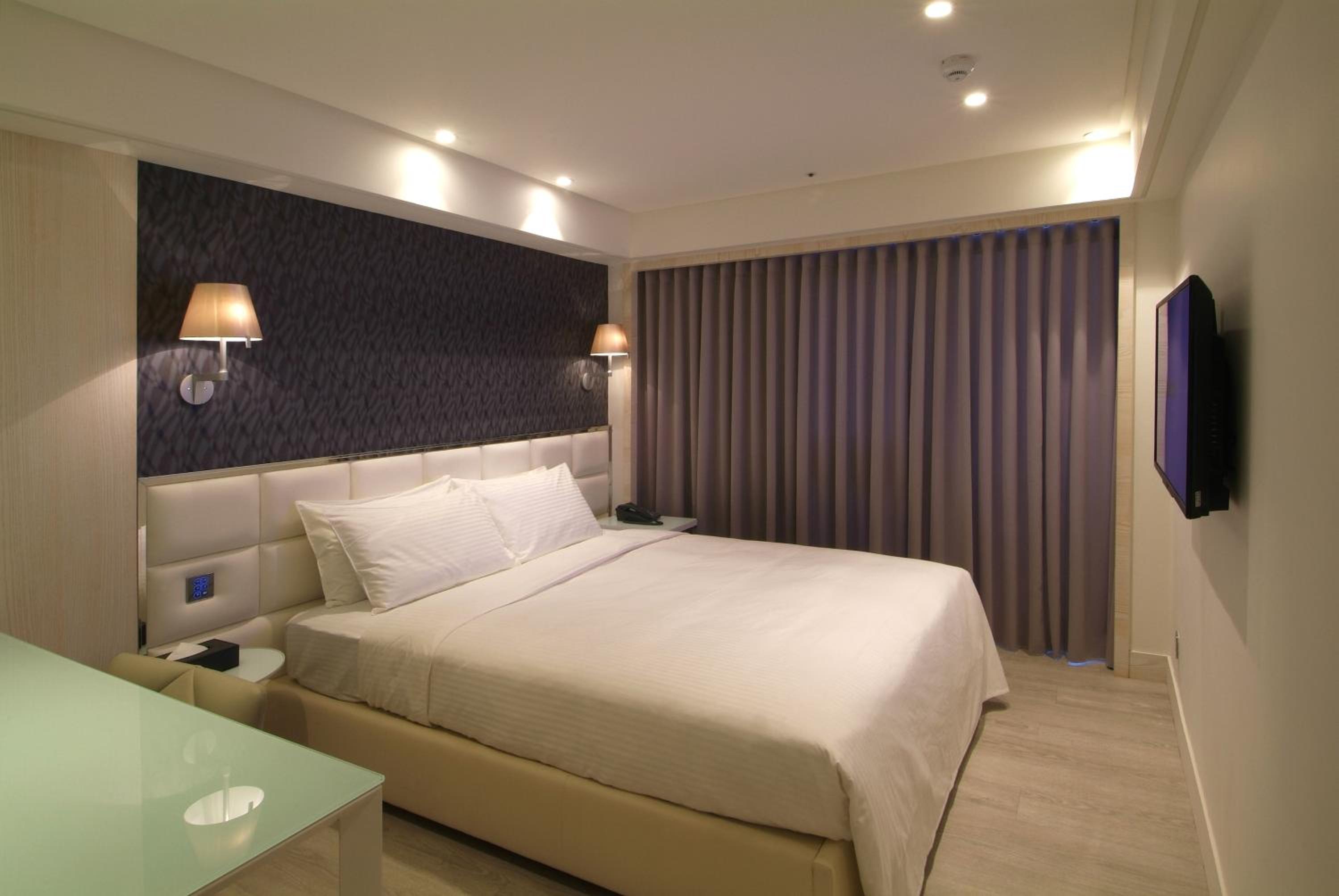 Standard Double Room - Photo 4