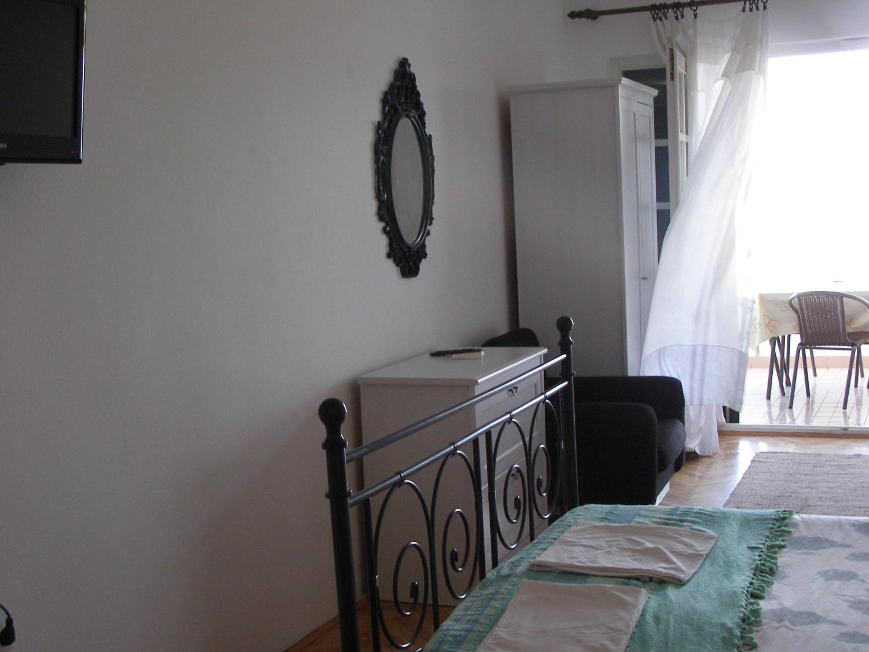 Studio with Balcony and Sea View - Photo 2