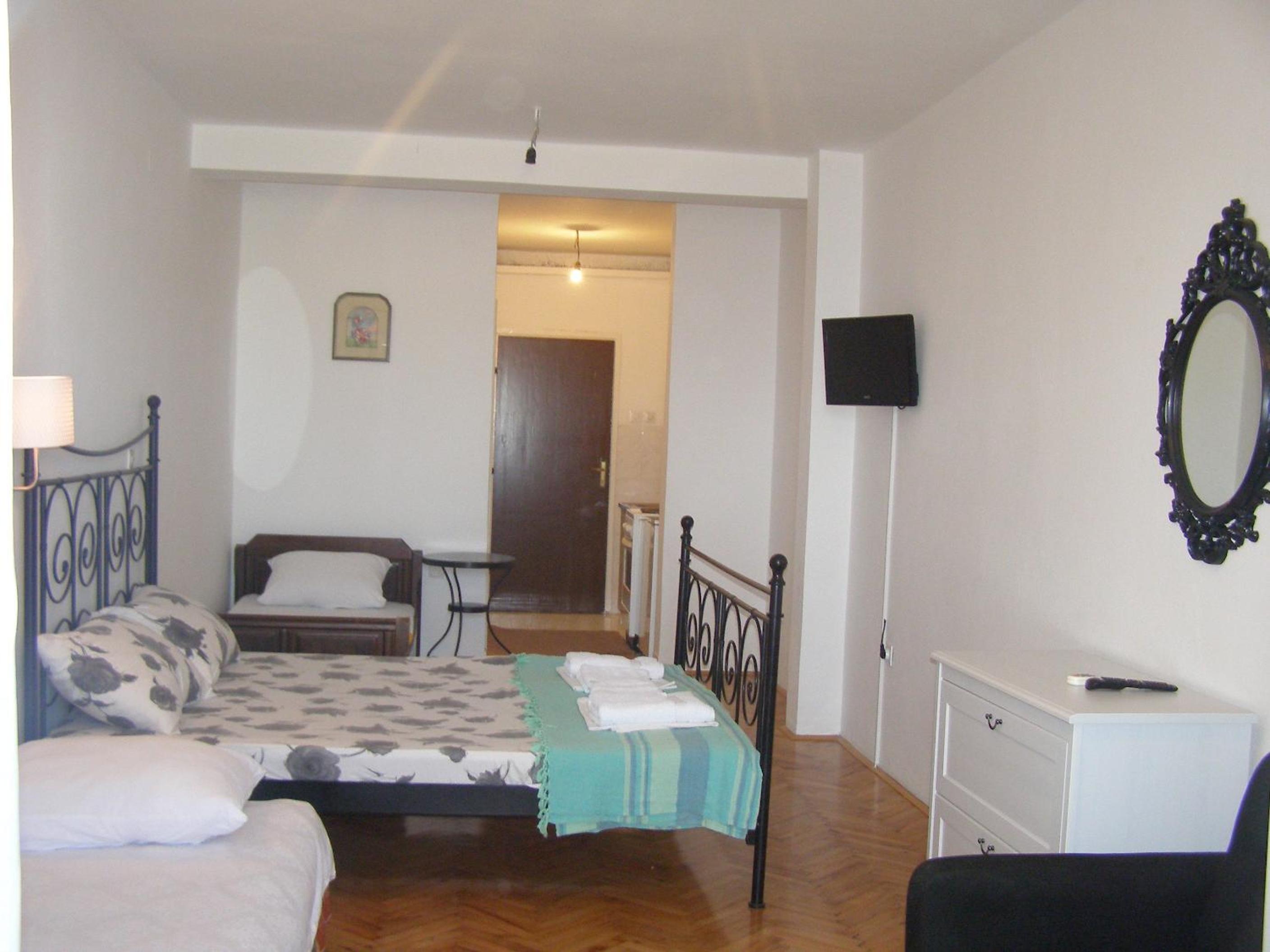 Studio with Balcony and Sea View - Photo 4