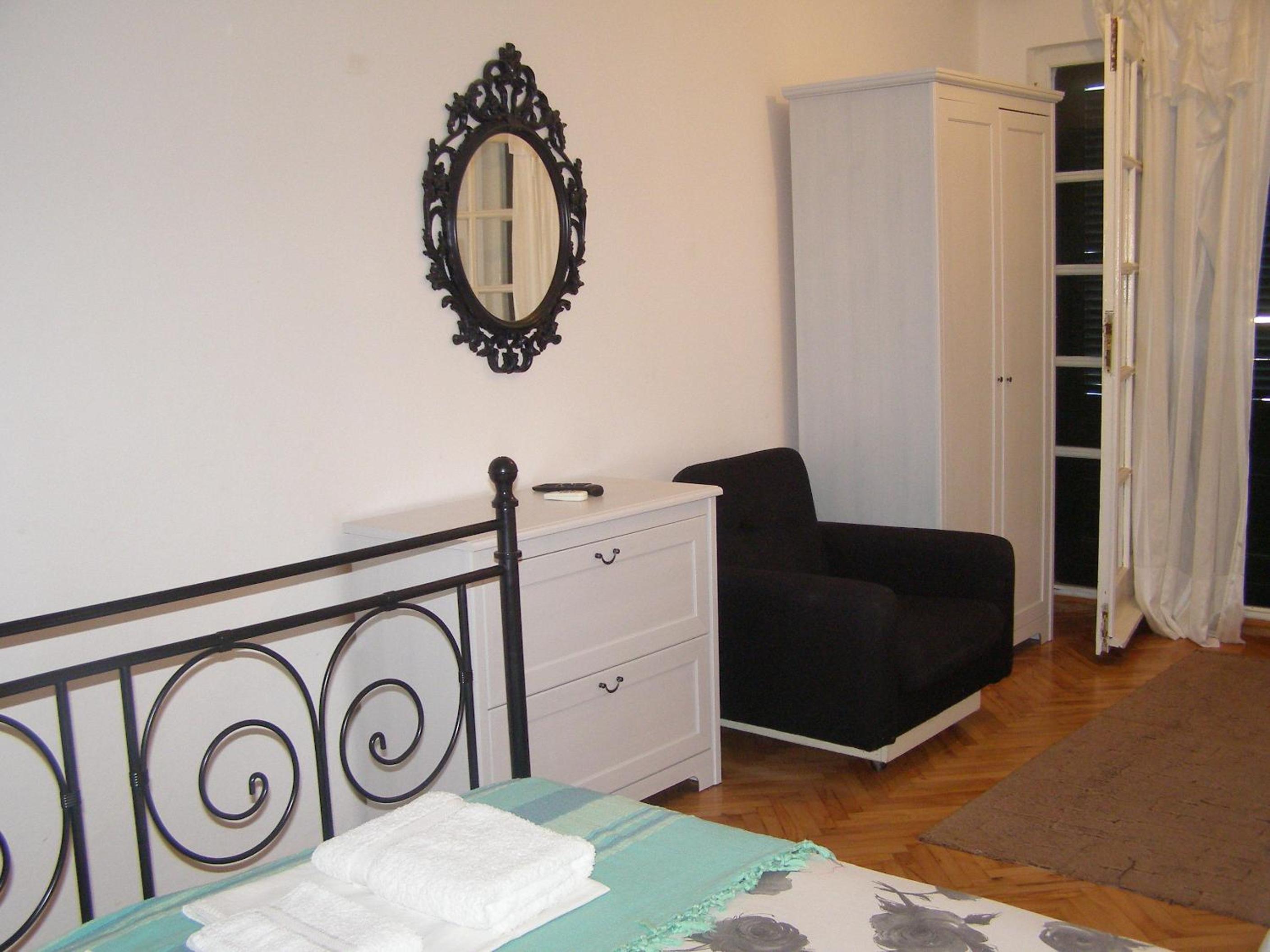 Studio with Sea View (3 Adults) - Photo 2