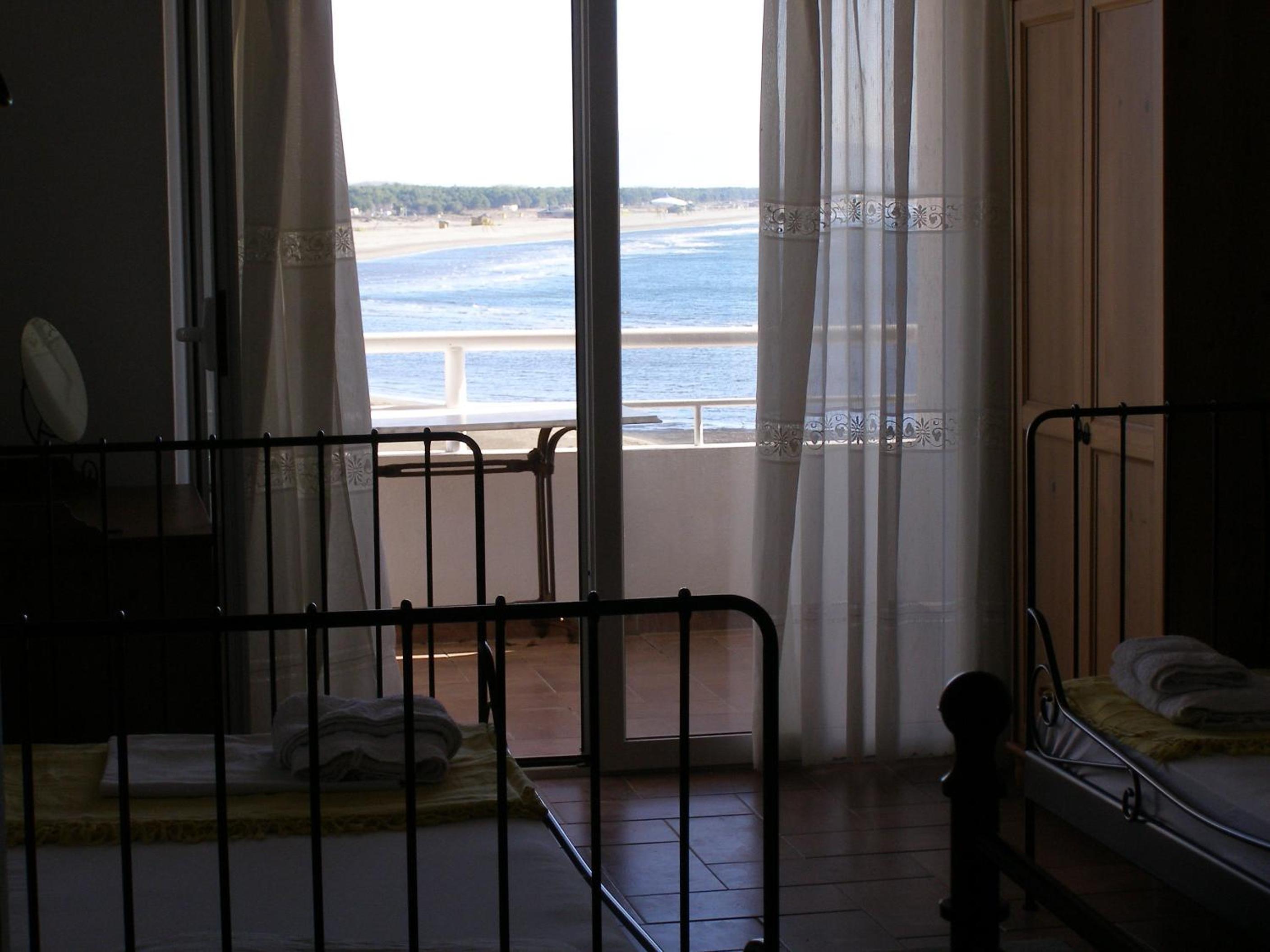 Studio with Sea View (4 Adults) - Photo 3