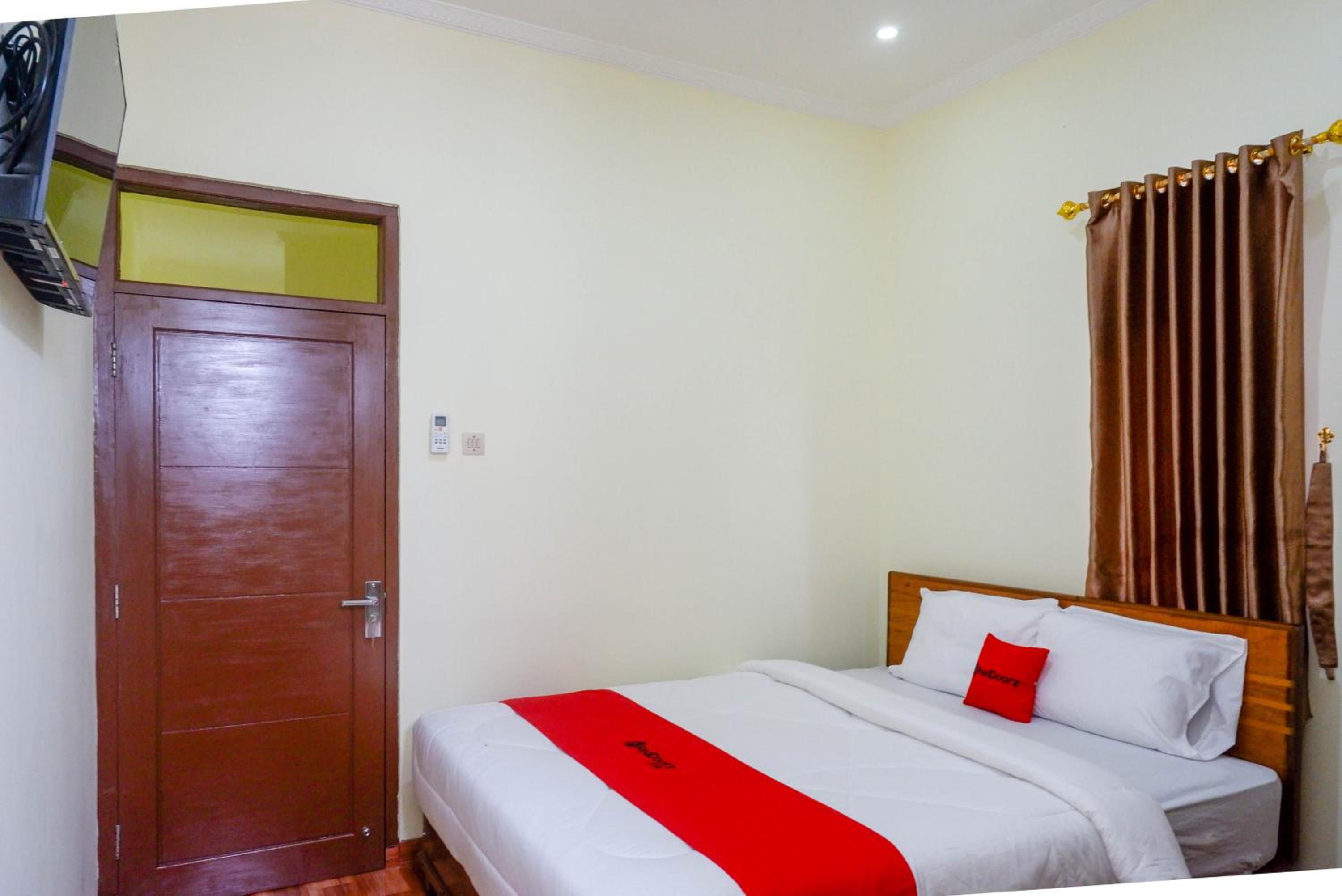 Standard Double Room - Photo 7