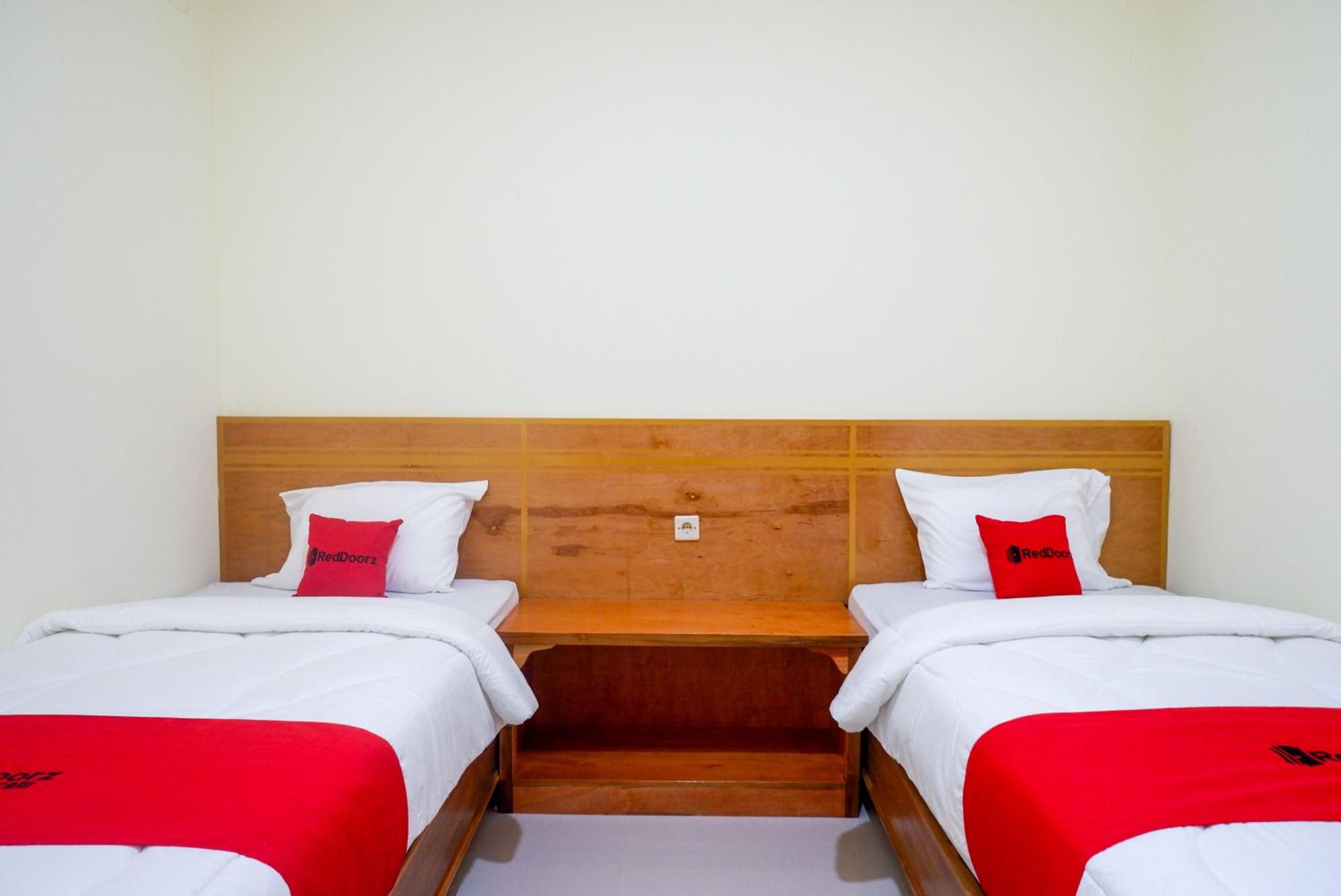 Twin Room - Photo 3