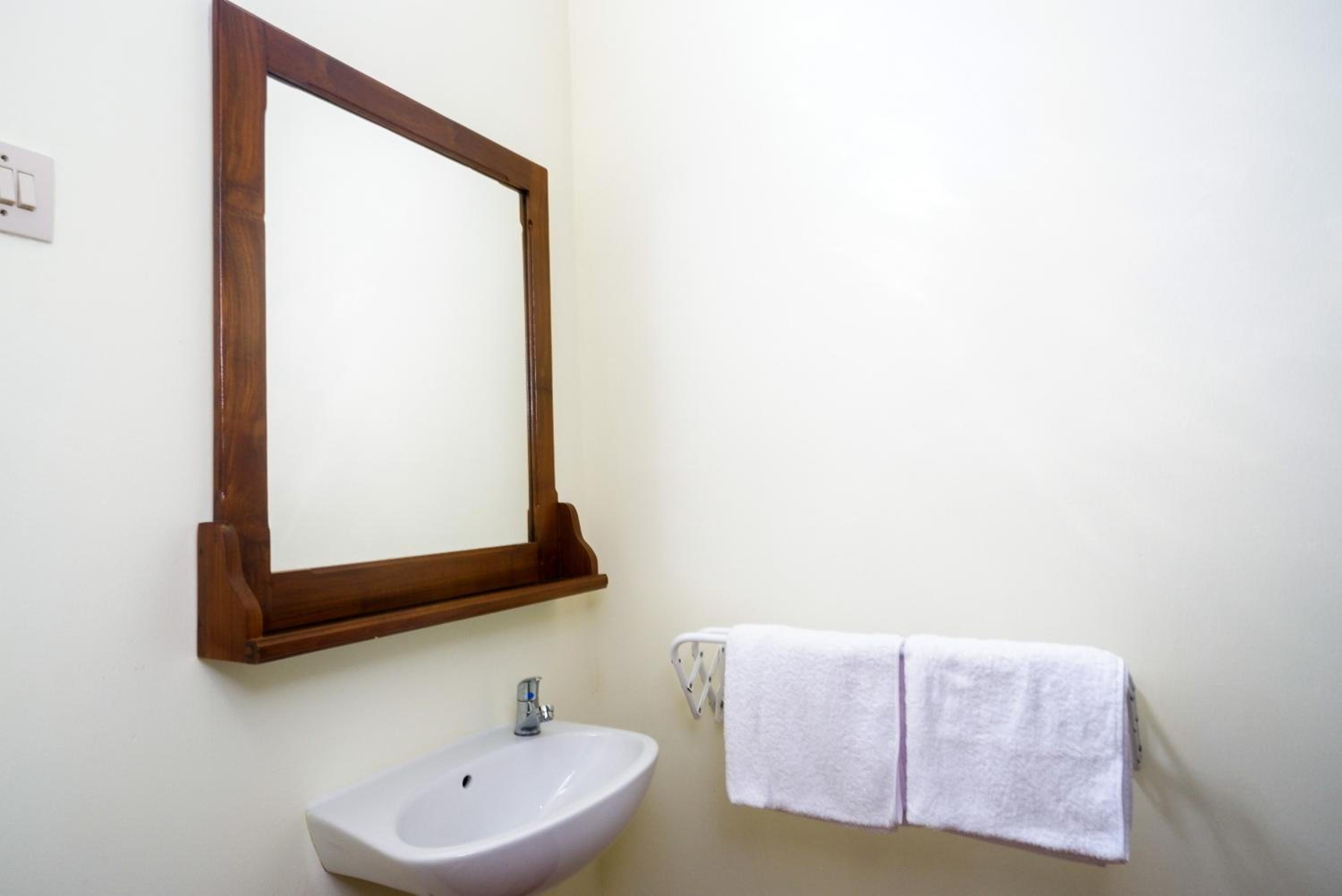 Standard Double Room - Photo 4