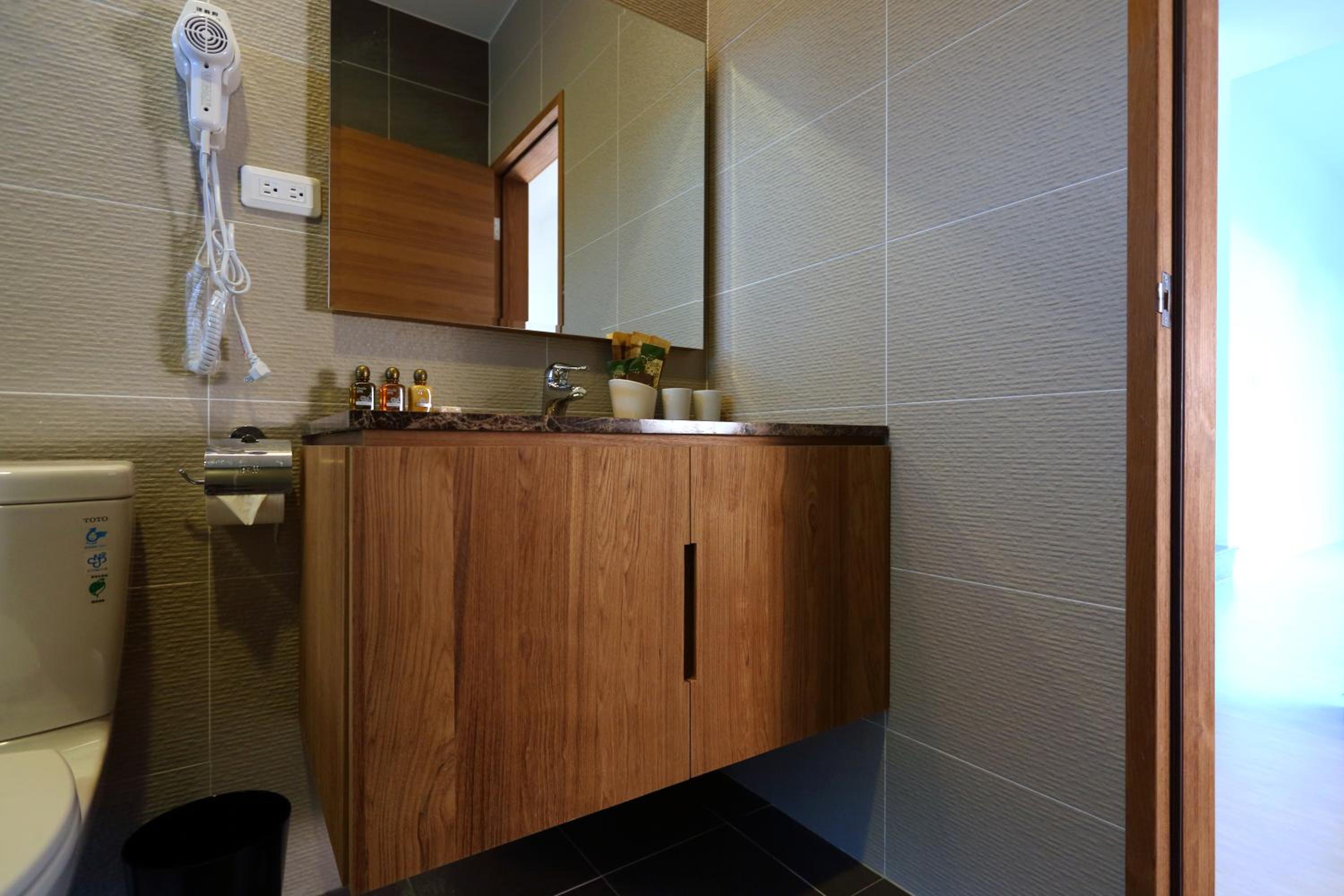 Twin Room With Bath photo 2