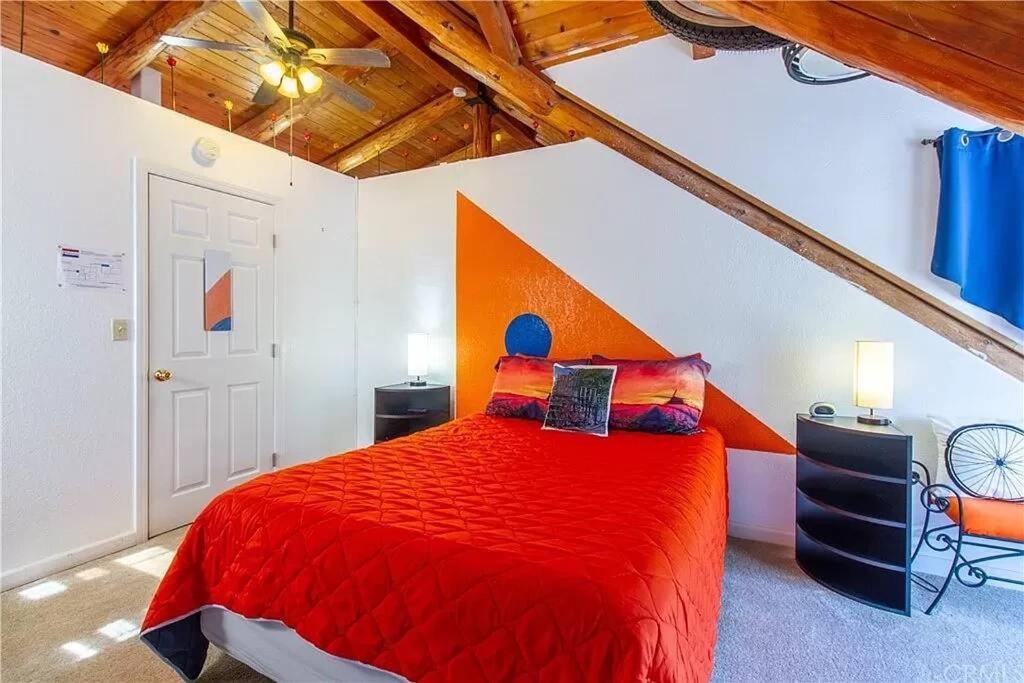 Three-Bedroom House photo 2