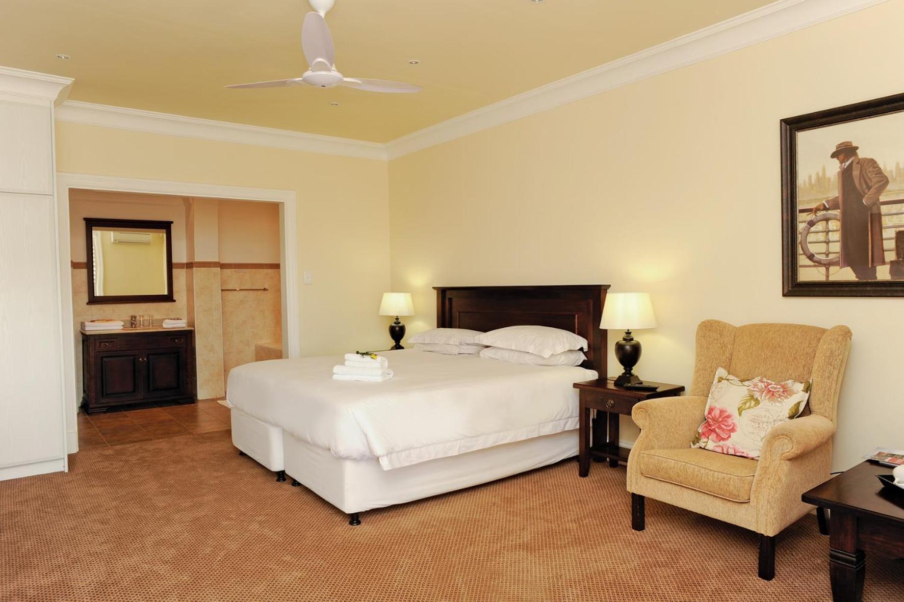 Double or Twin Room with Bathroom - Photo 2