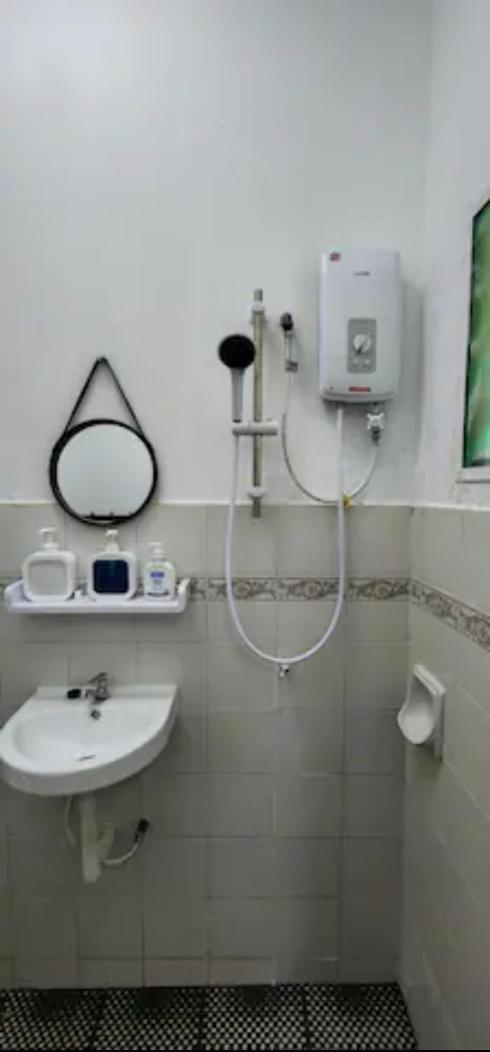 Three-Bedroom Apartment - Photo 34