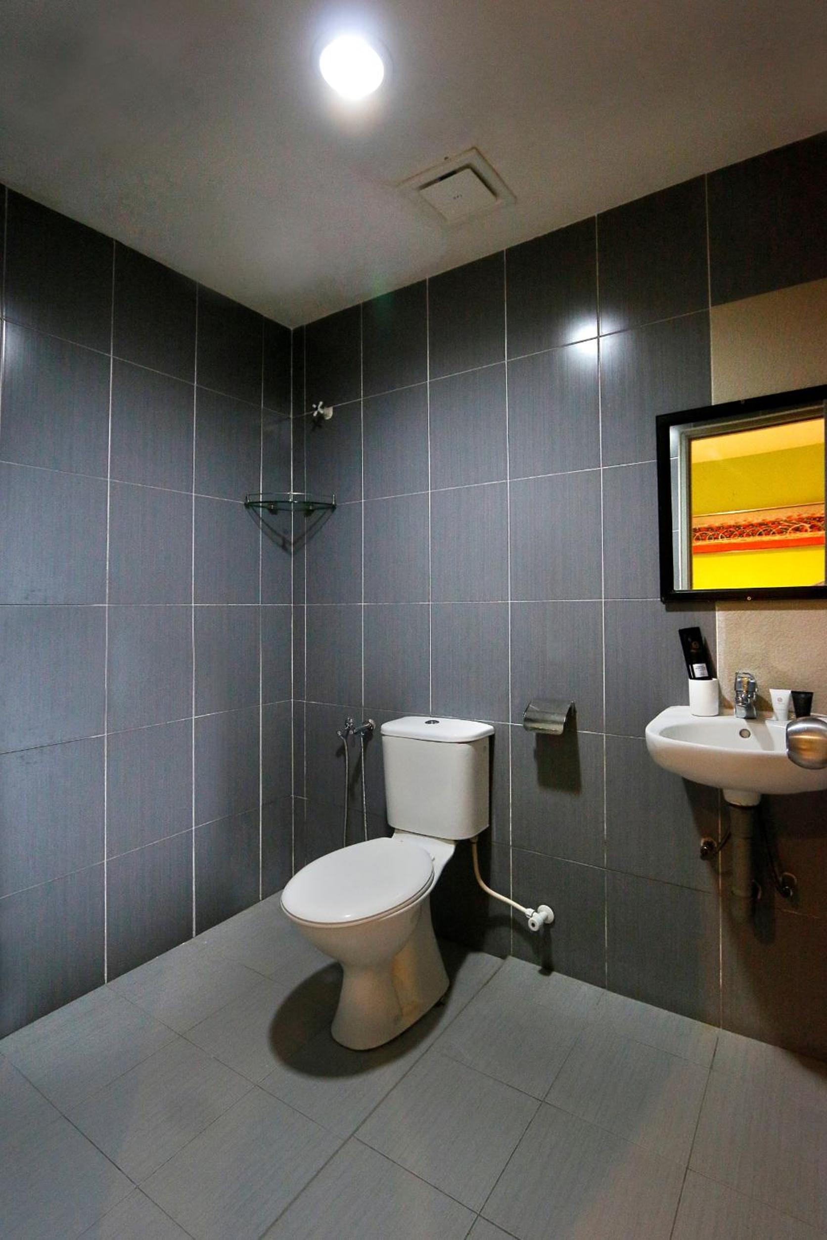 Standard Twin Room - Photo 1