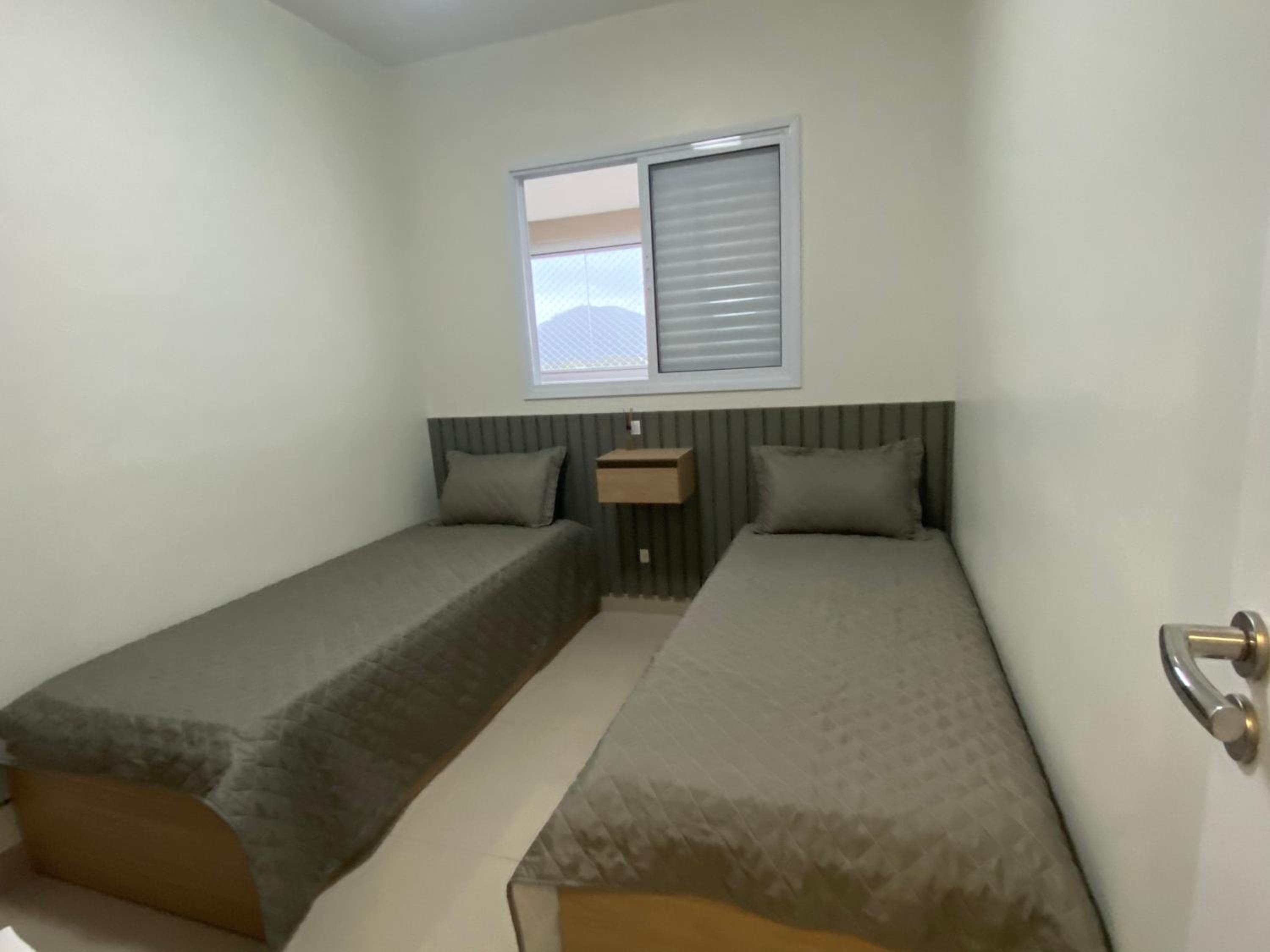 Apartment with Balcony - Photo 5
