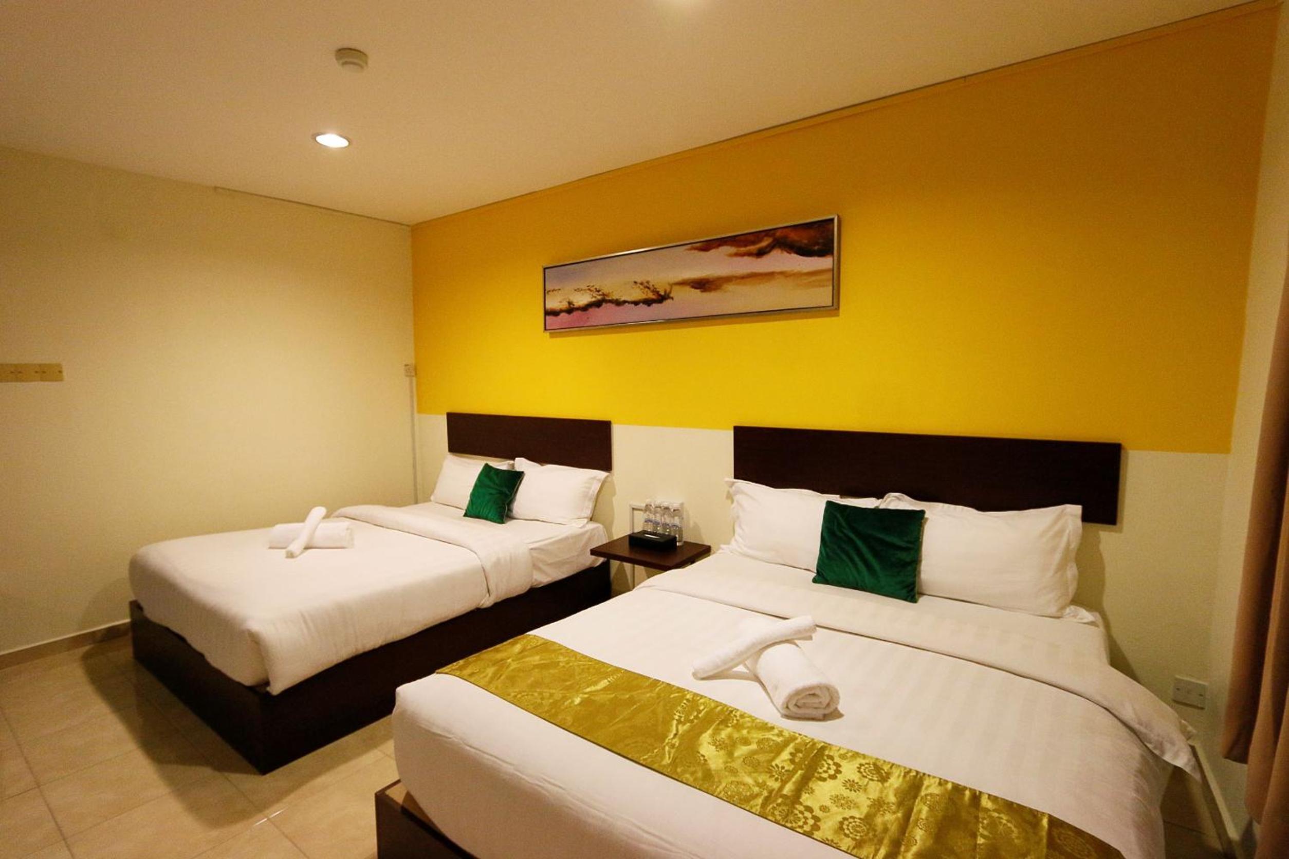 Deluxe Quadruple Room - Photo 3