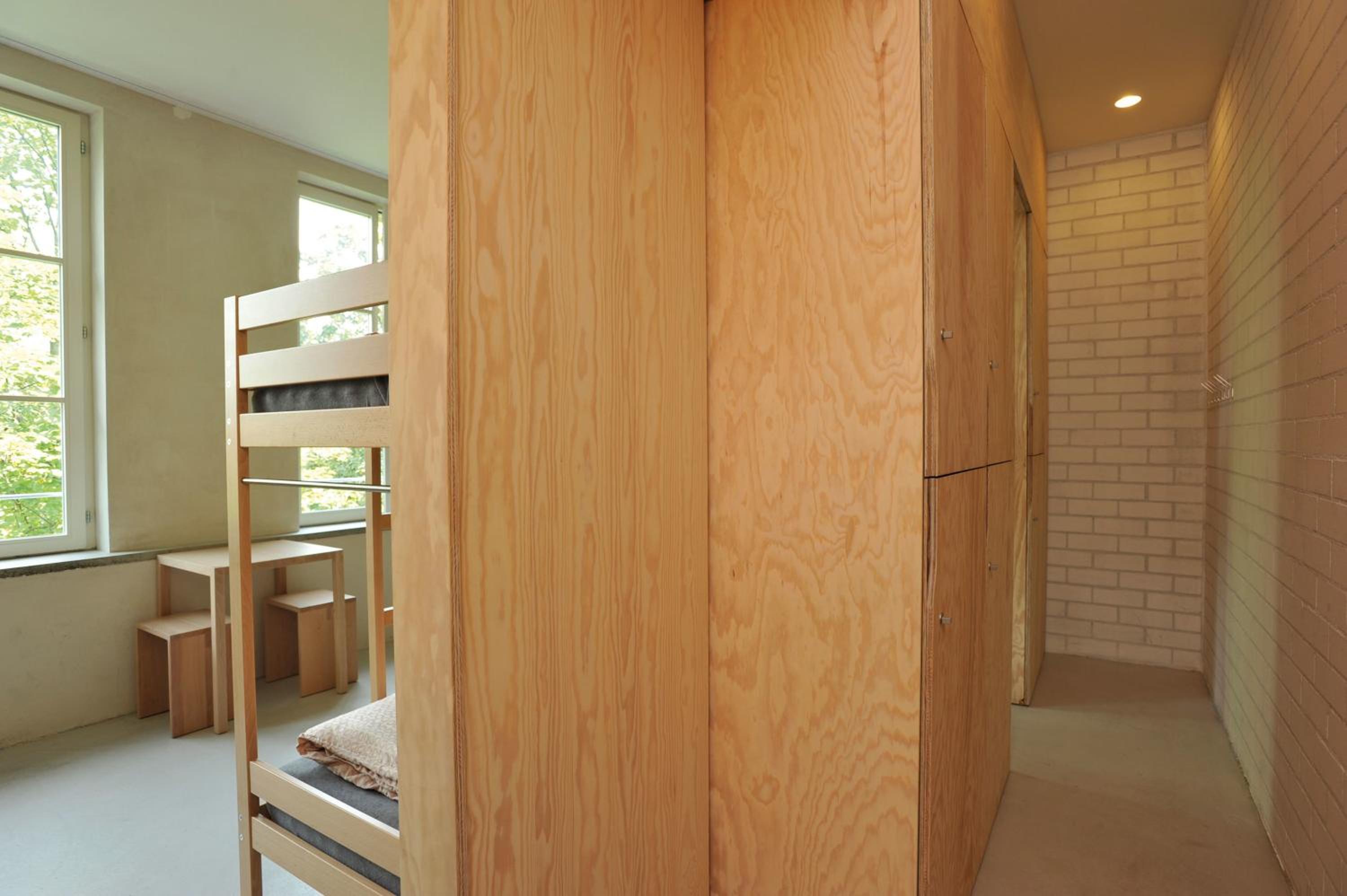 Twin Room with Bunk Beds and Shared Bathroom photo 2