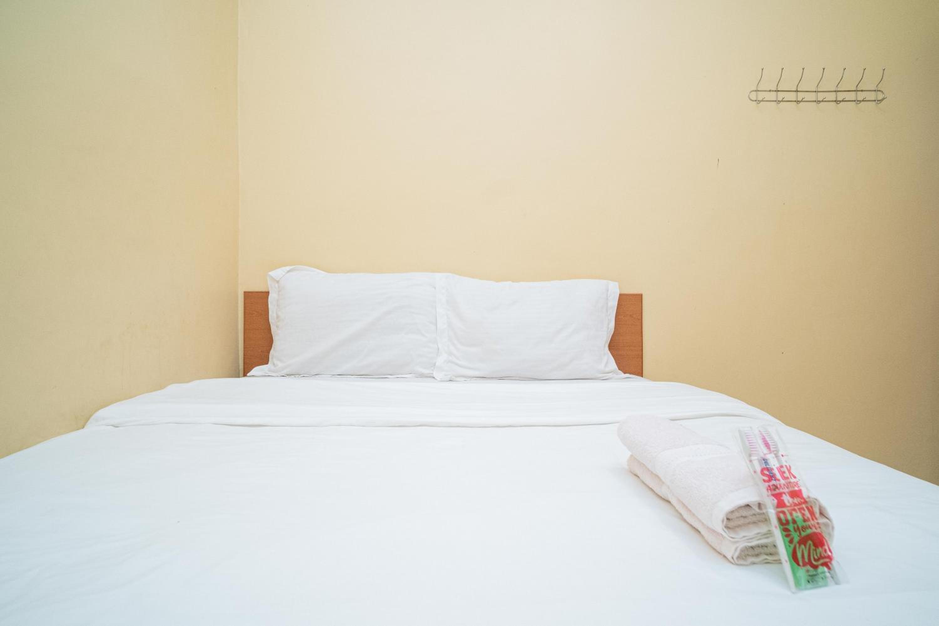 Standard Double Room - Photo 12