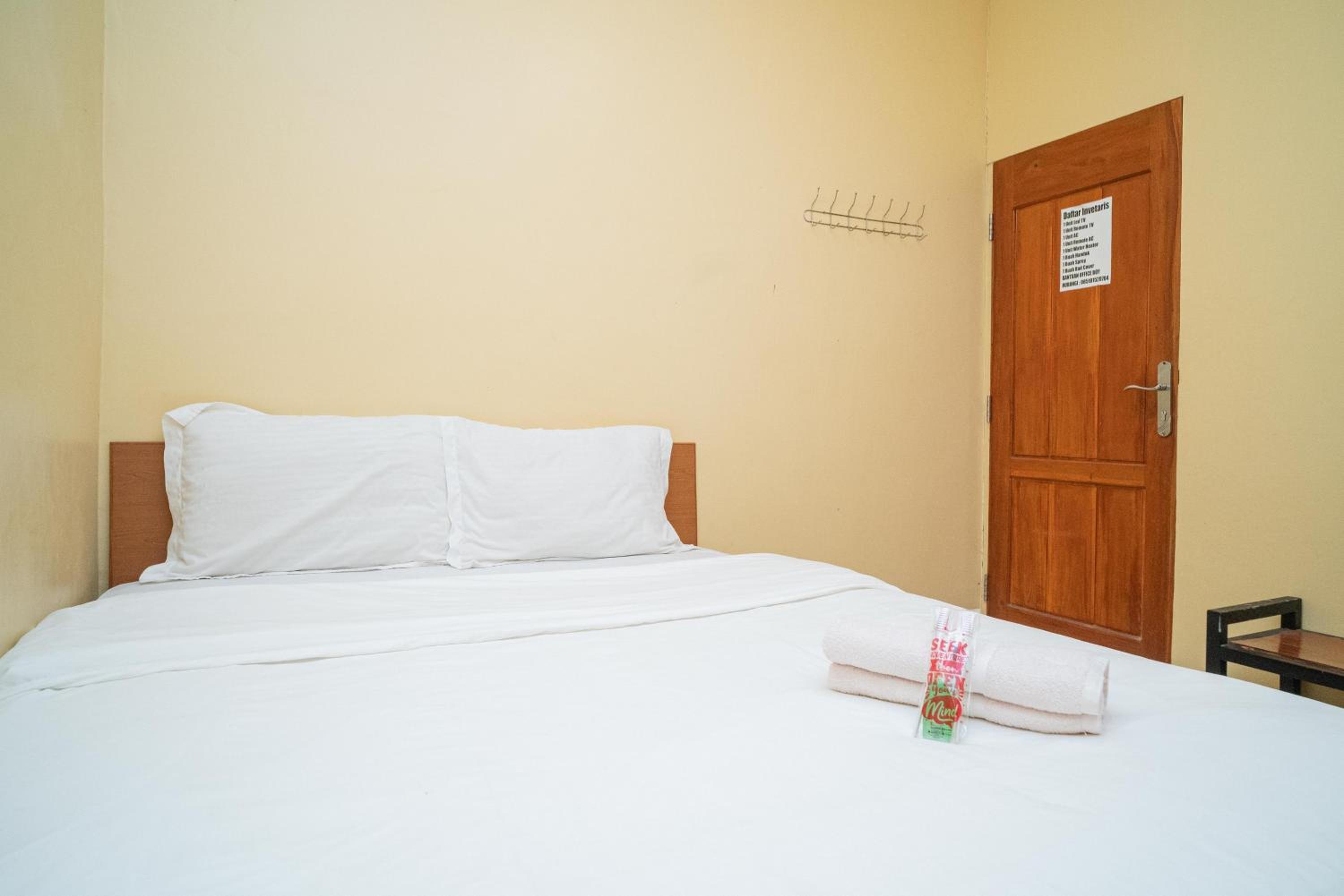 Standard Double Room - Photo 10