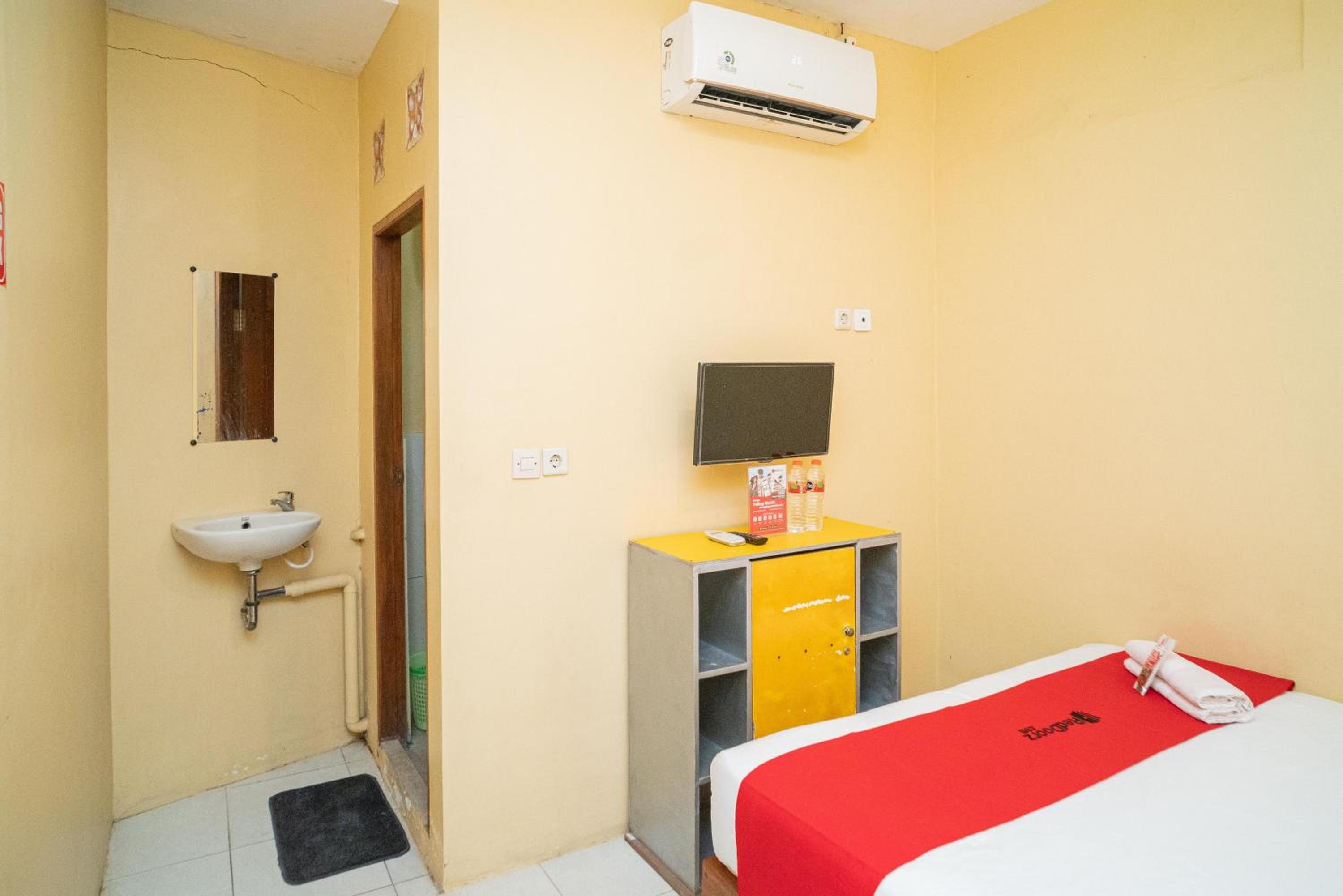 Standard Double Room - Photo 3
