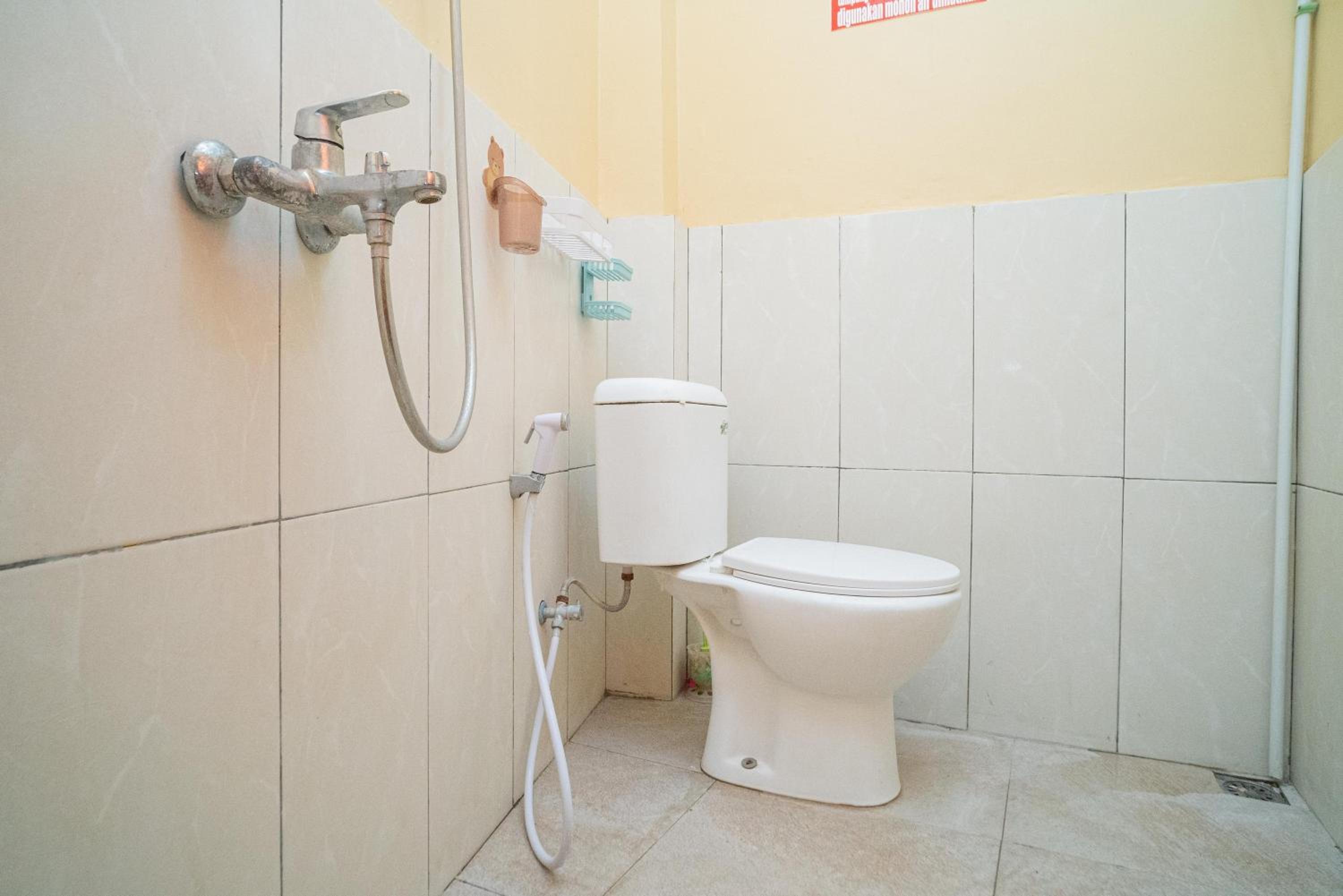 Standard Double Room - Photo 8
