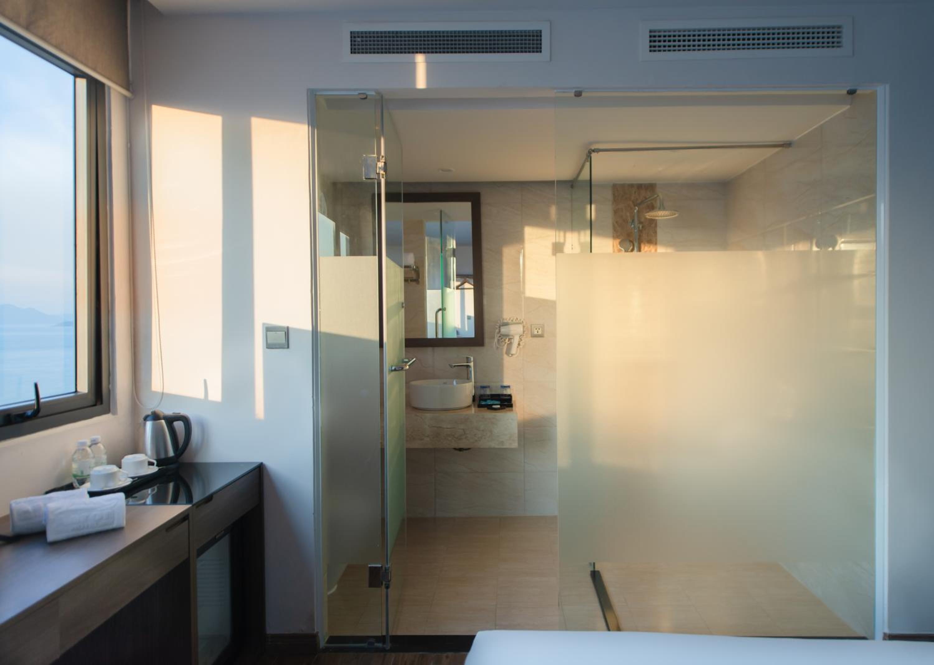 Deluxe Double or Twin Room with Sea View - Photo 6
