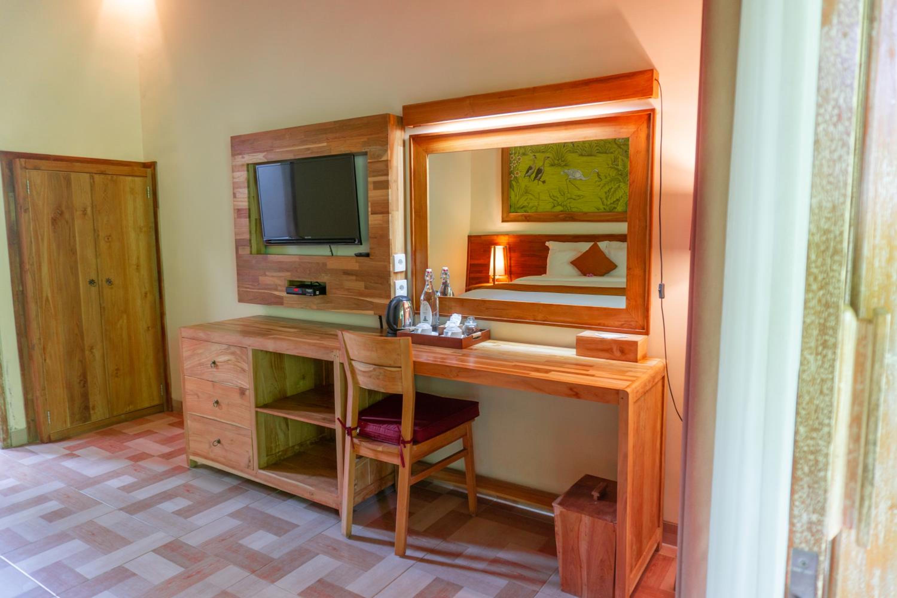 Family Room - Photo 17