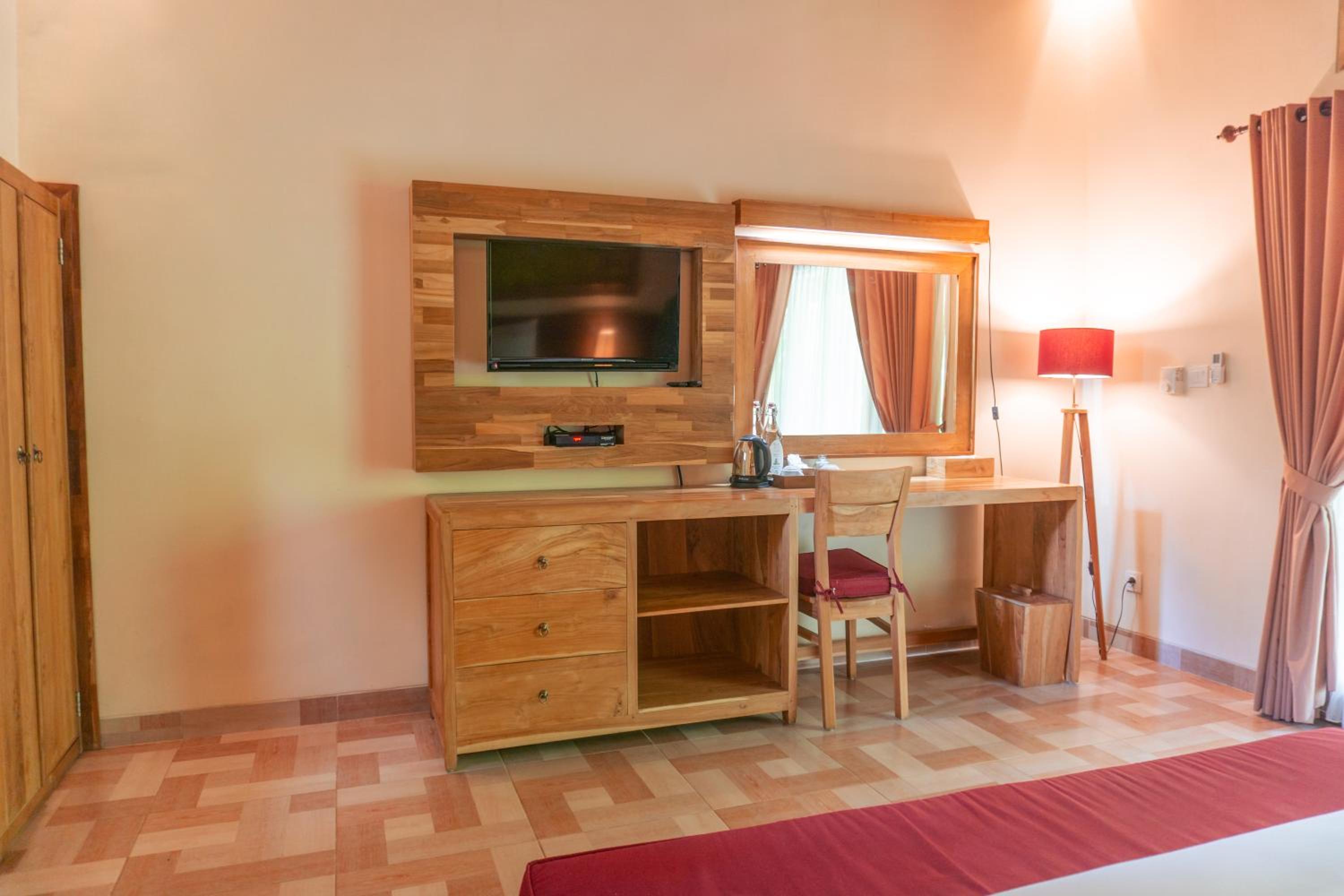 Family Room - Photo 12