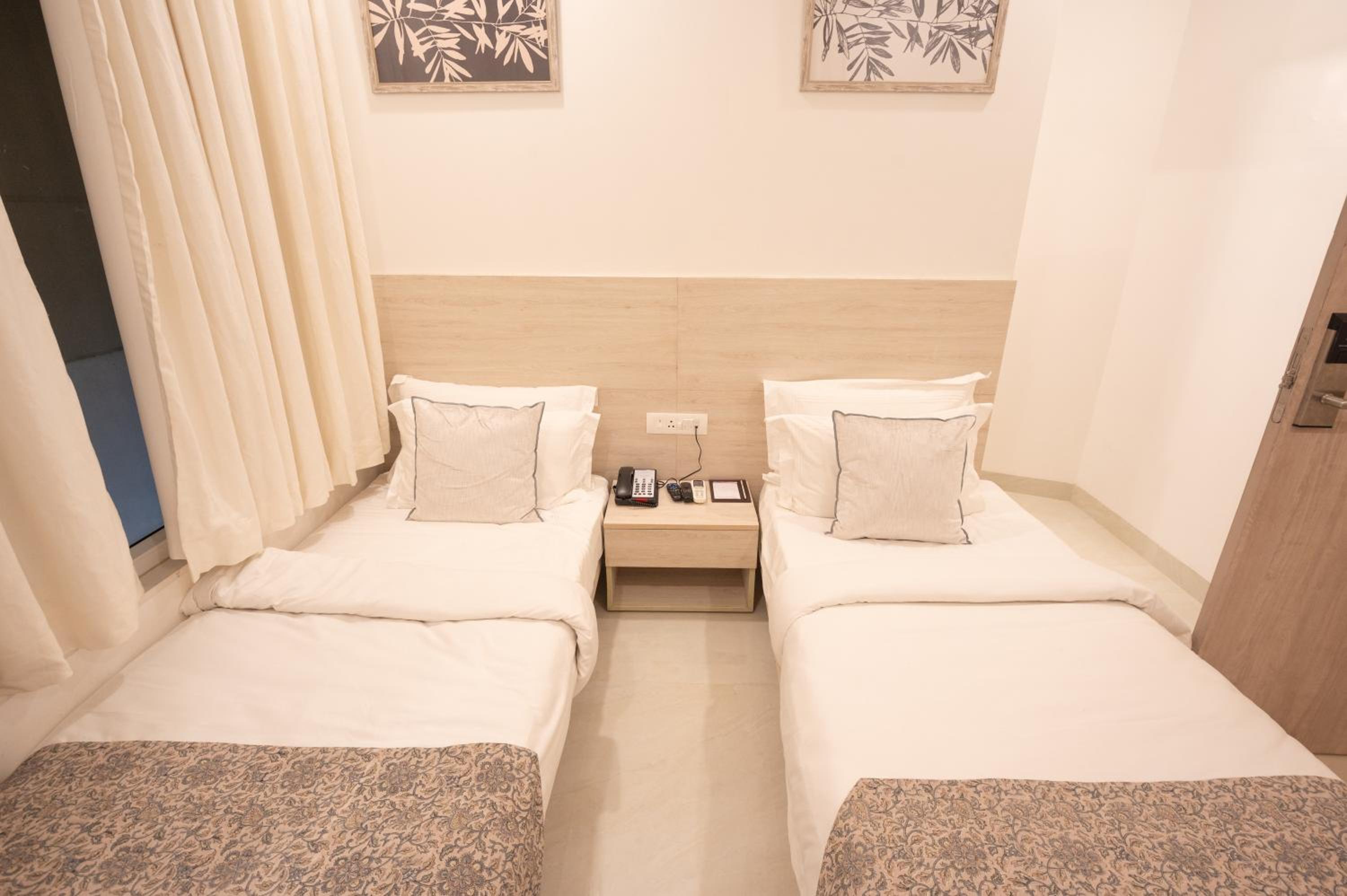 Standard Twin Room photo 2