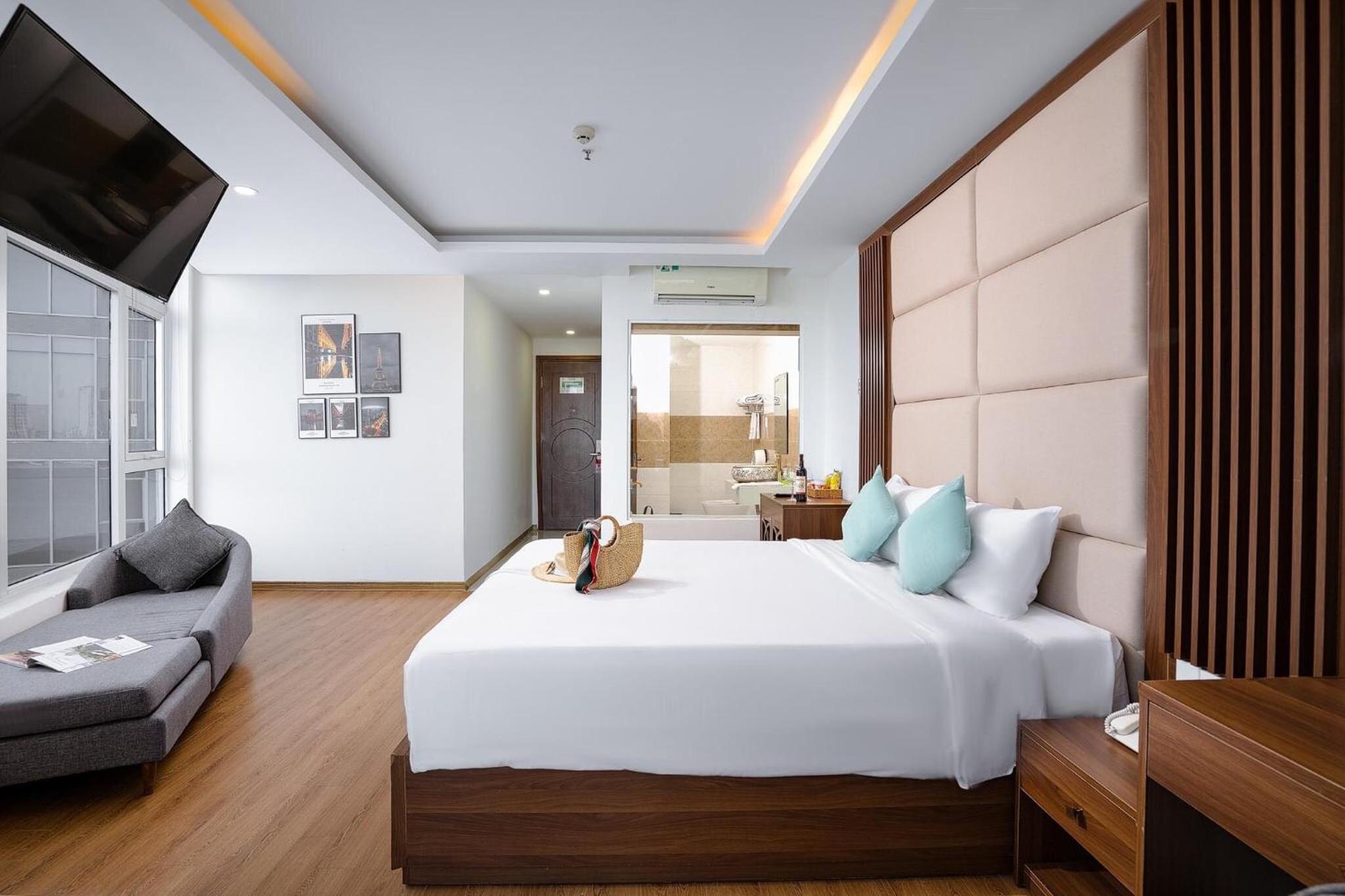 King Room with Lake View photo 3