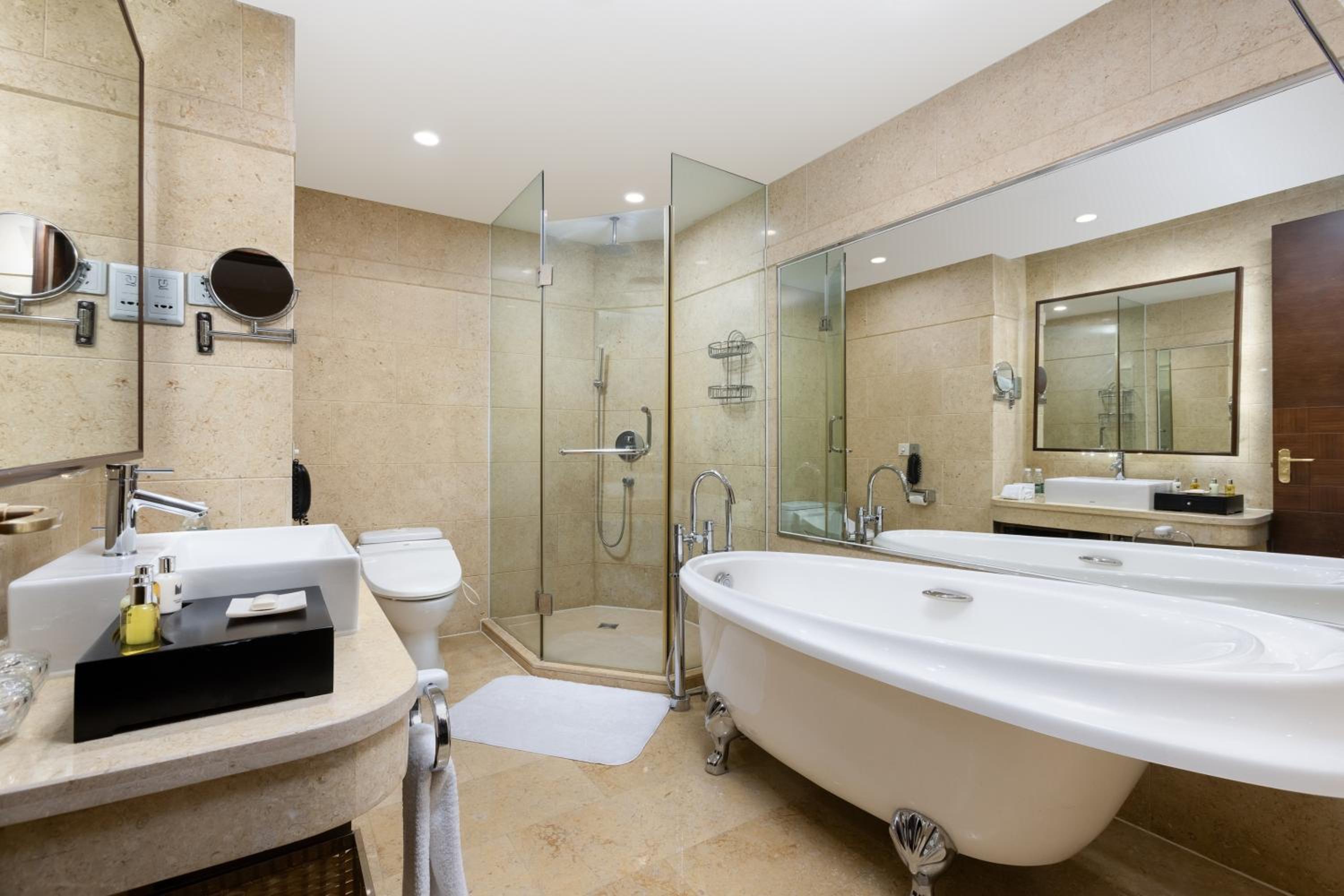 Business Suite - Photo 2