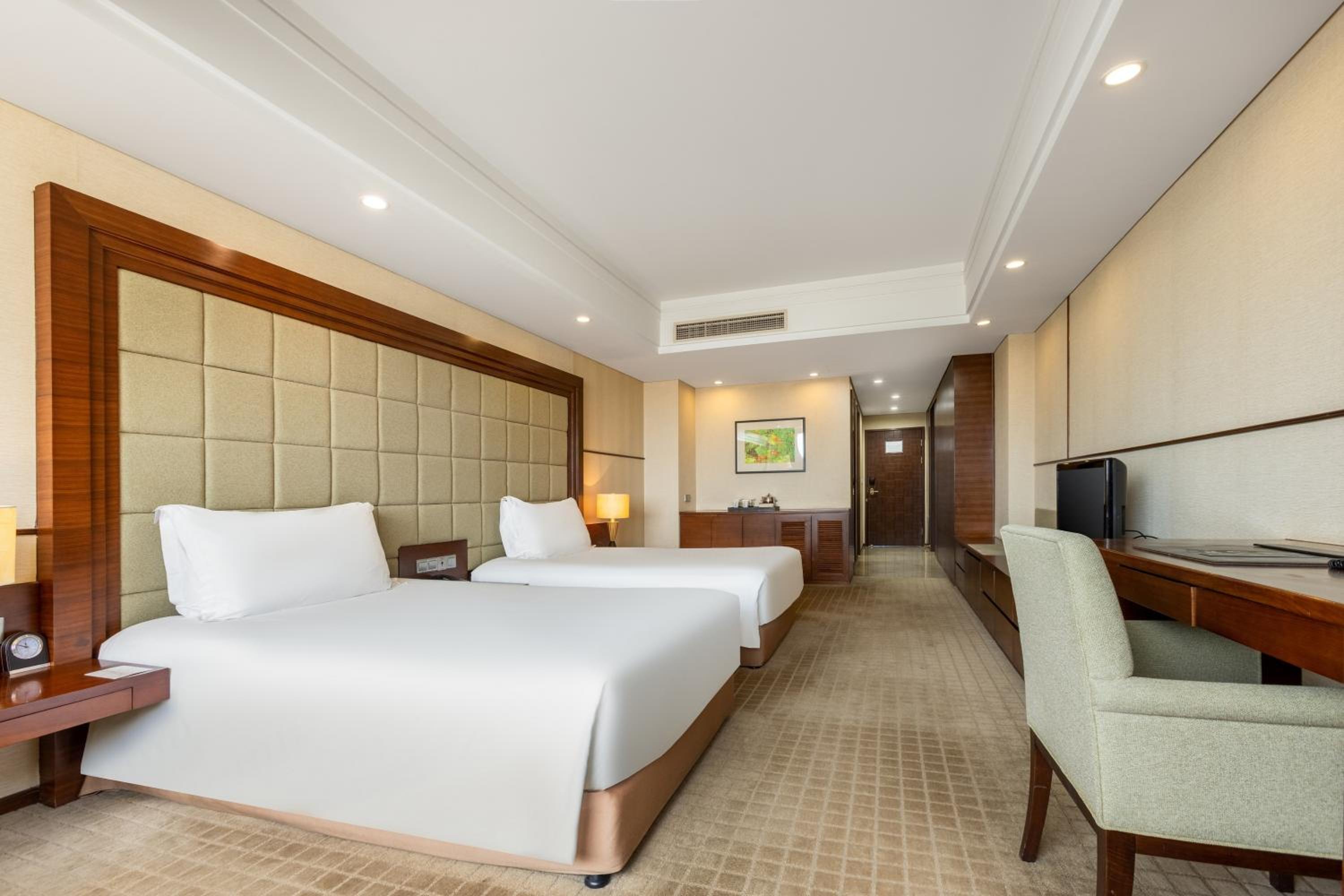 Deluxe Twin Room - Photo 2