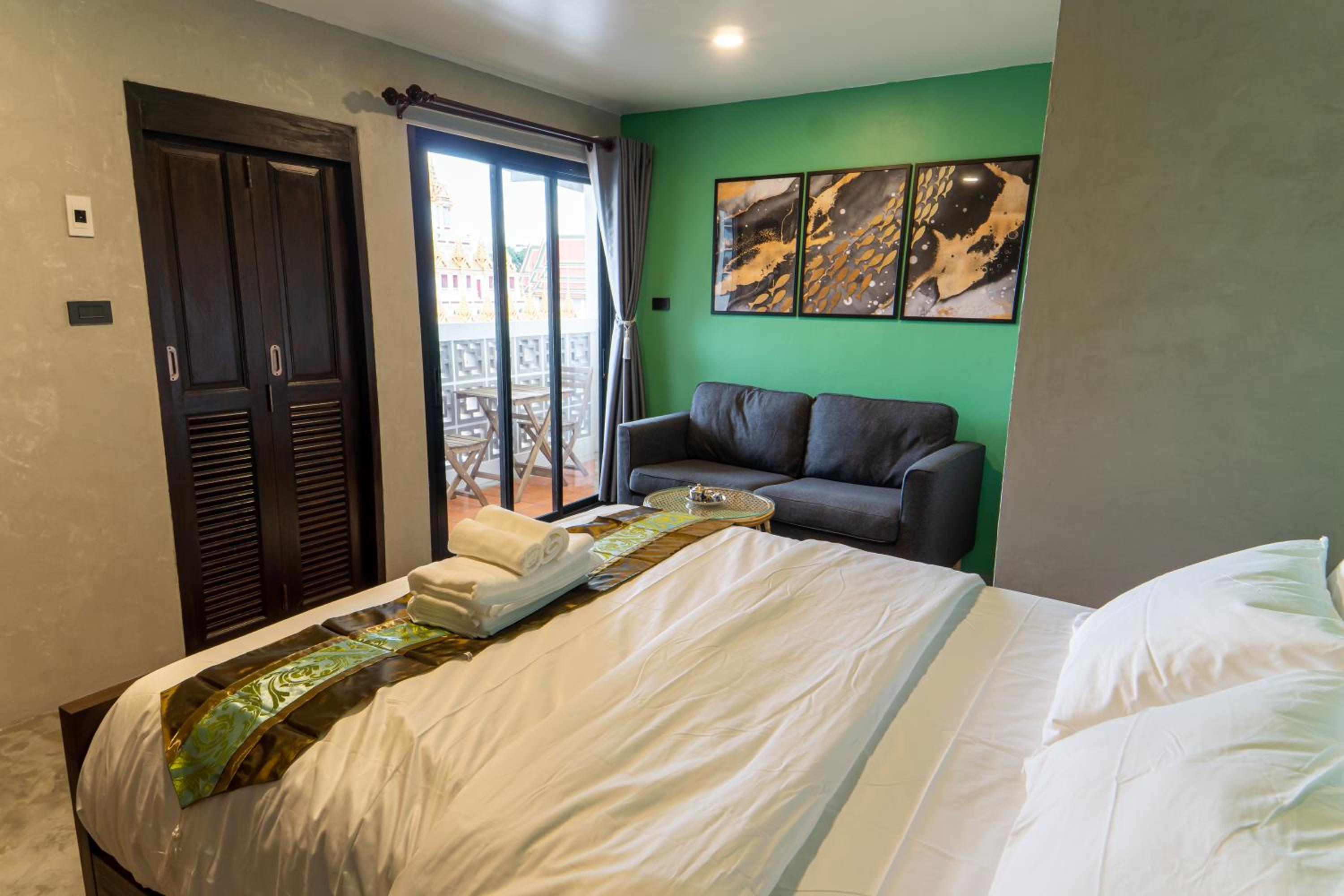 Deluxe Queen Room photo 2