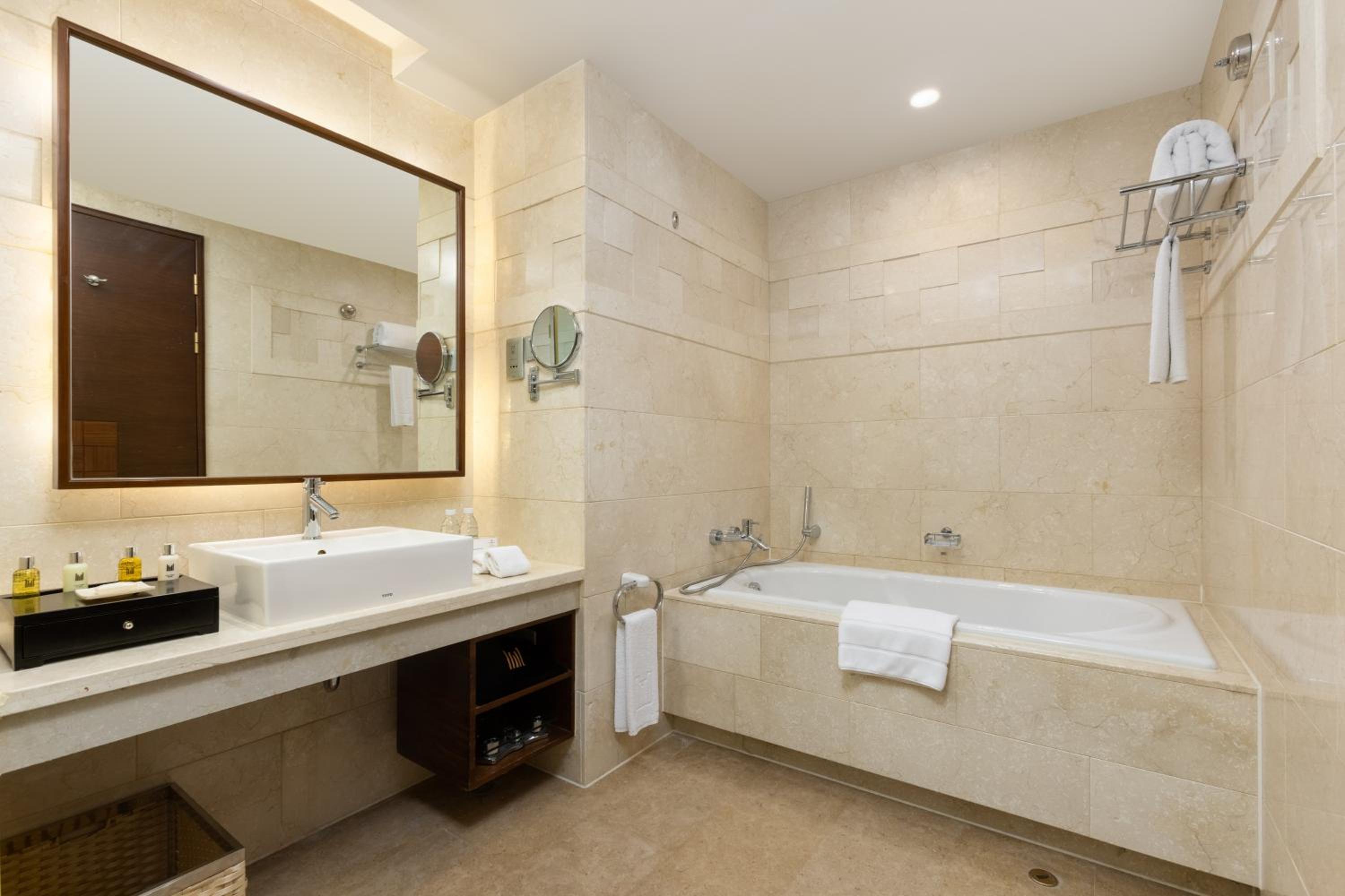Superior Twin Room - Photo 3